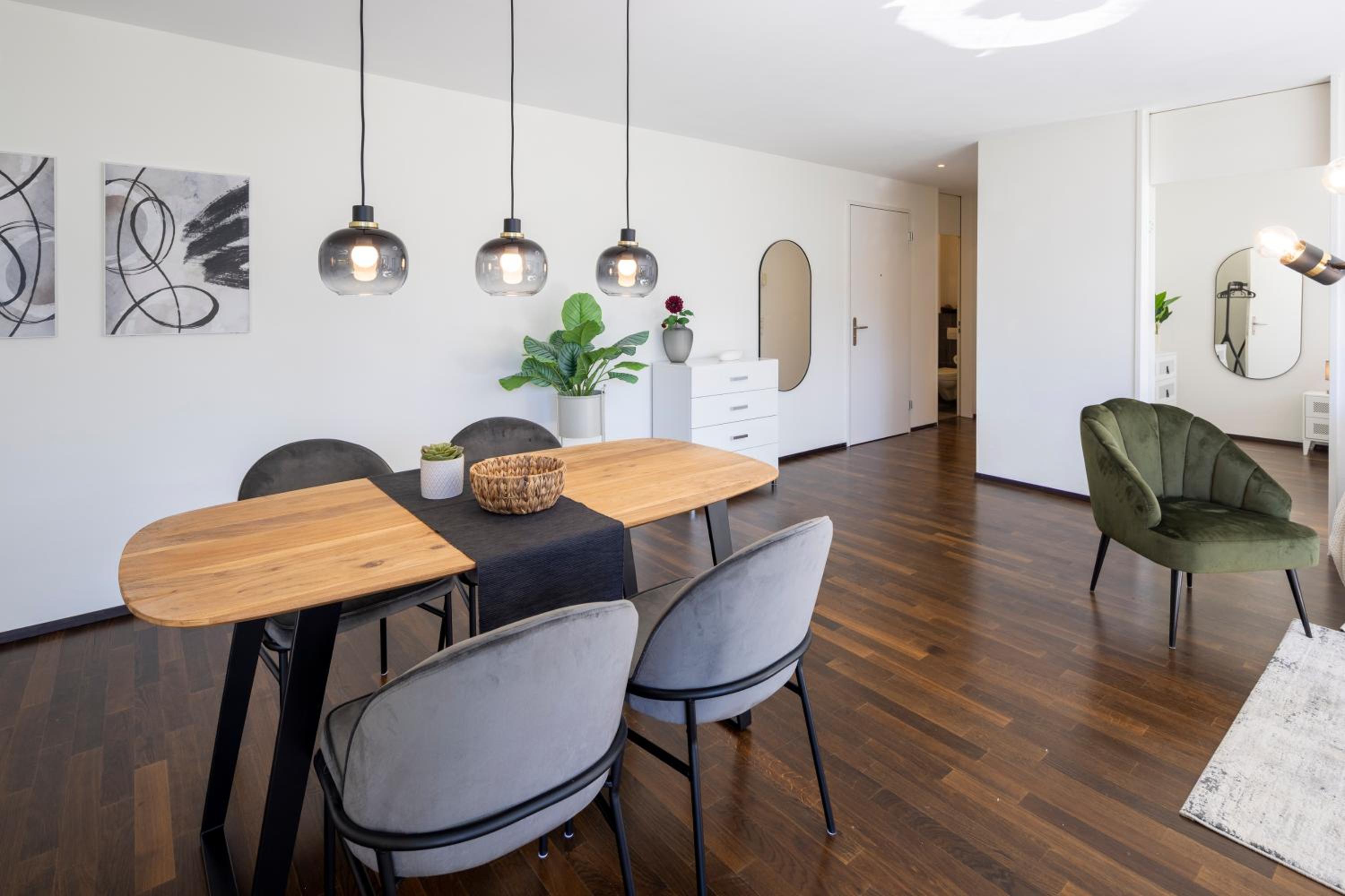 STAYY Green Oasis near Zurich I free Parking I TV