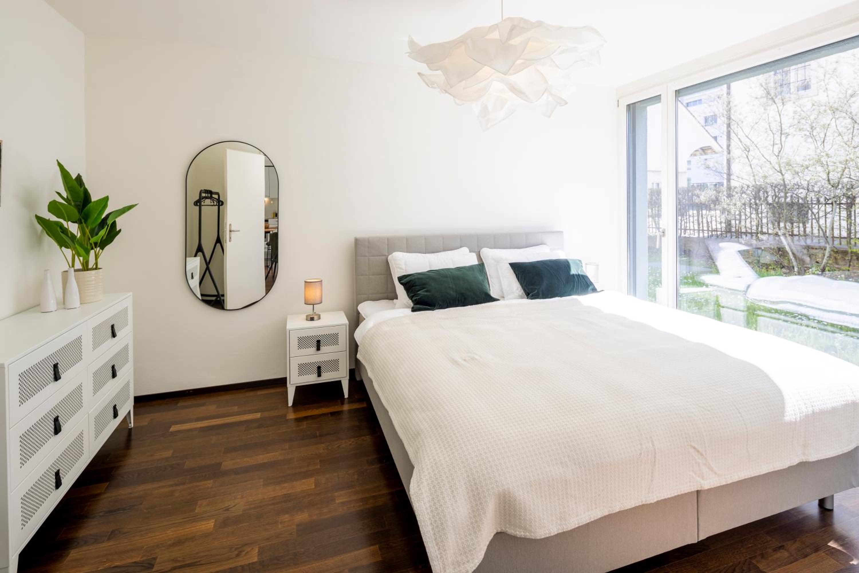 STAYY Green Oasis near Zurich I free Parking I TV