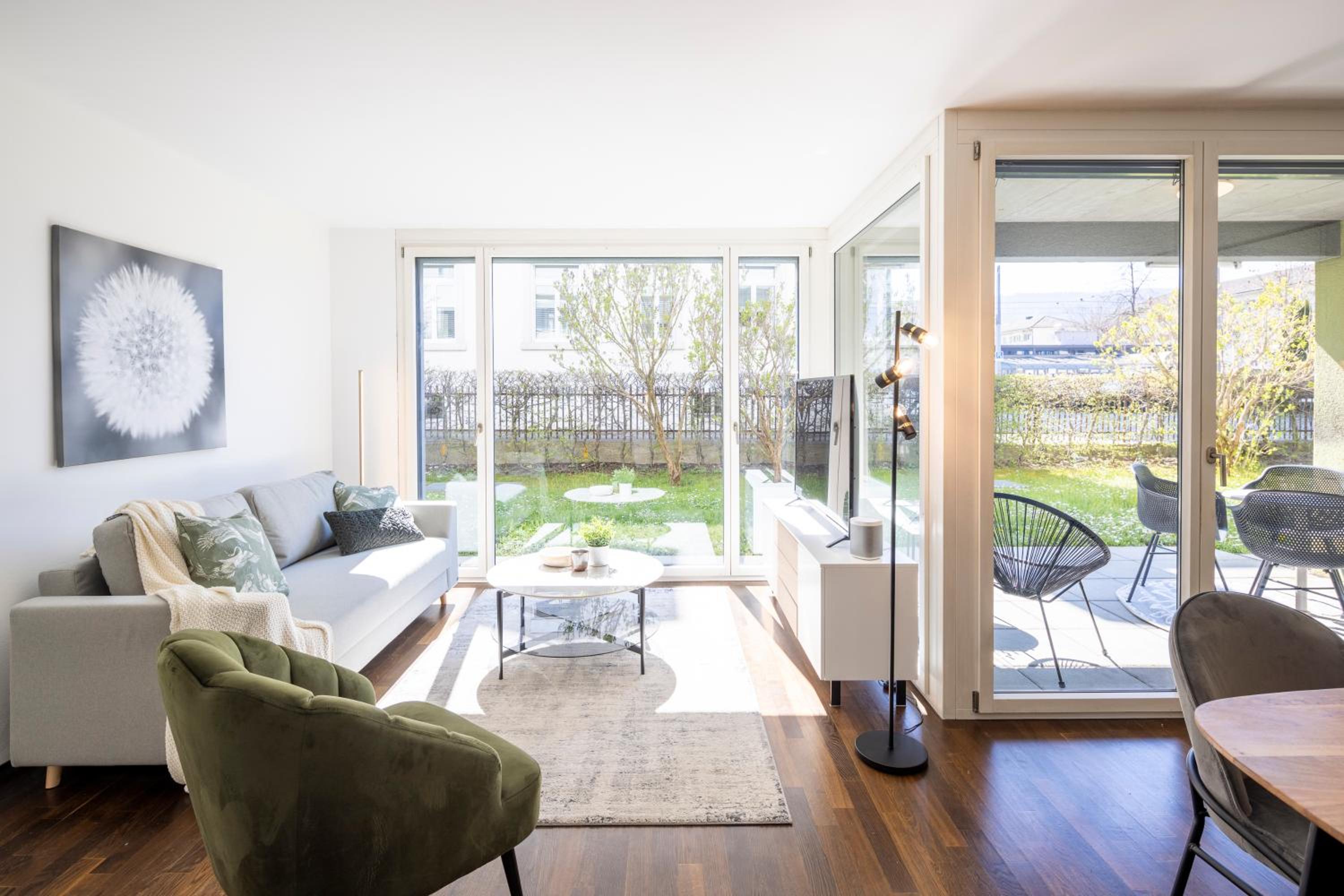 STAYY Green Oasis near Zurich I free Parking I TV