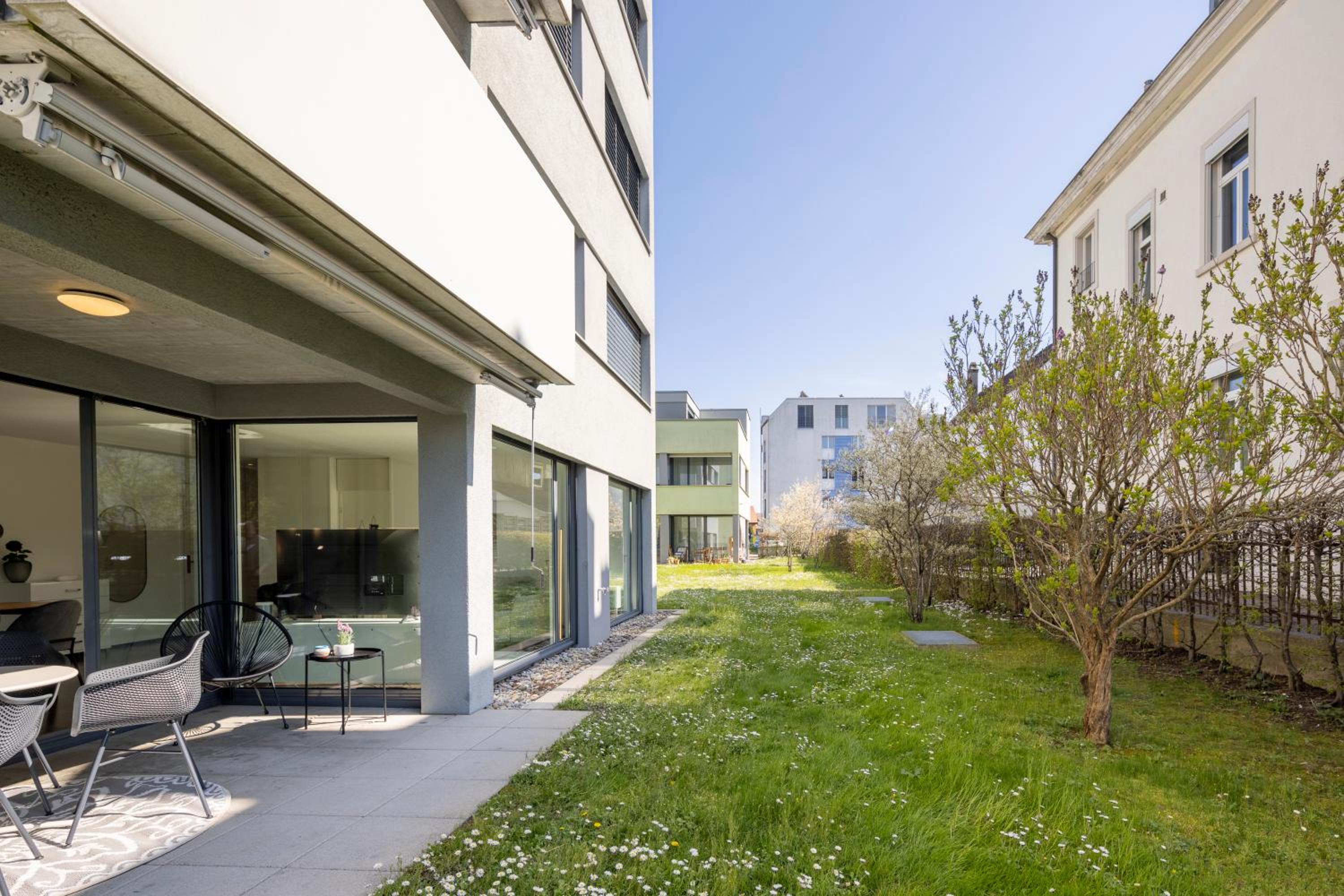STAYY Green Oasis near Zurich I free Parking I TV
