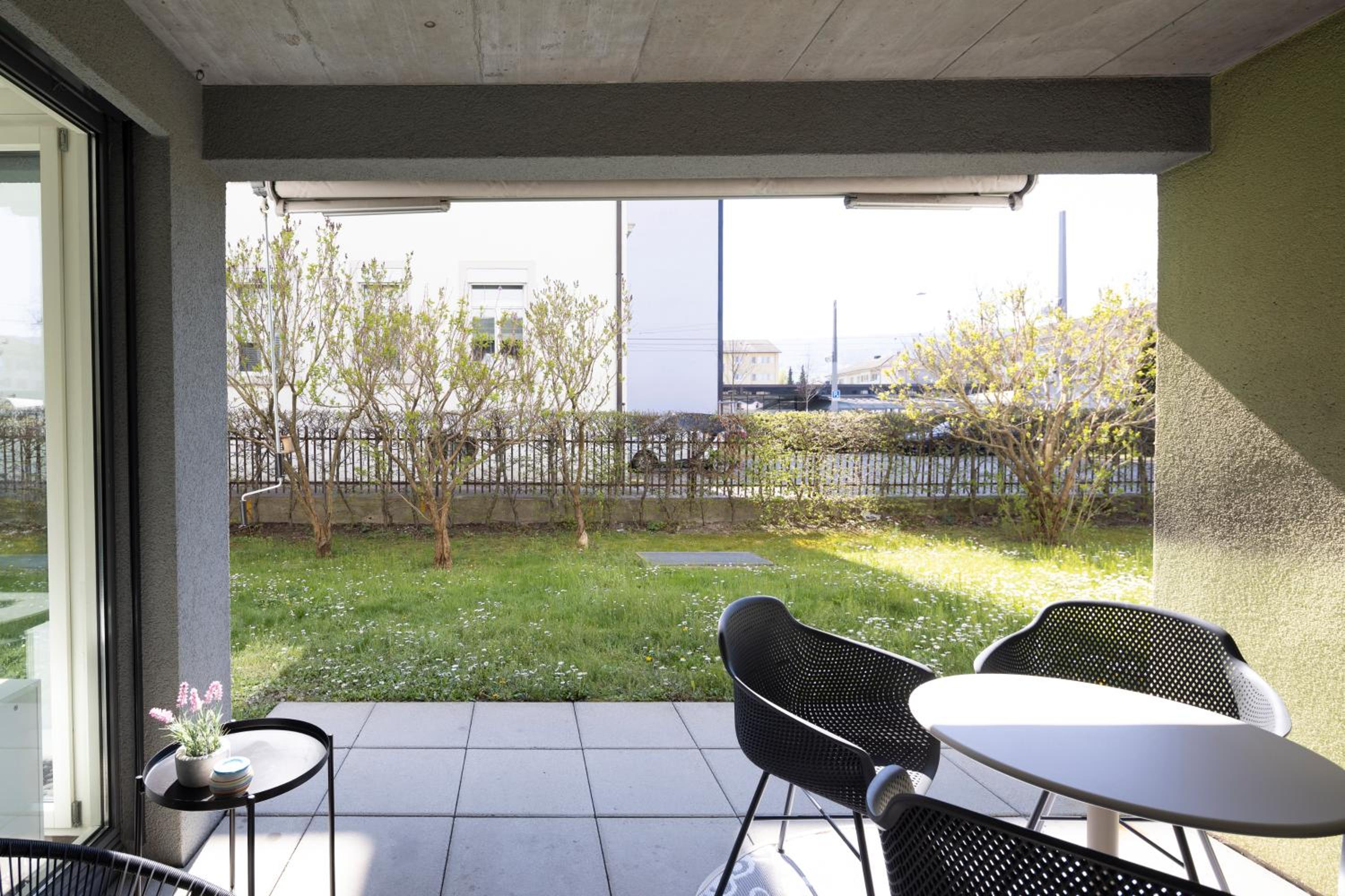 STAYY Green Oasis near Zurich I free Parking I TV