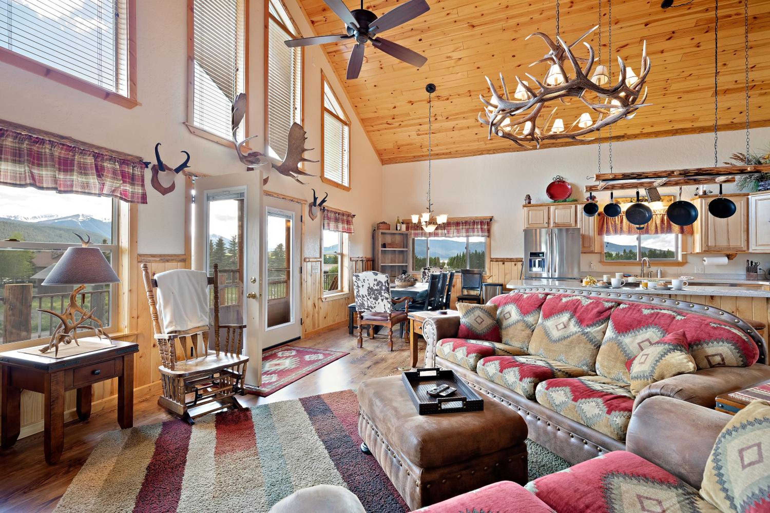 Henrys Hawk by KABINO Henrys Lake Hot Tub FirePit Pool Table Mtn & Water Views WiFi Satellite Fishing Trails view 2