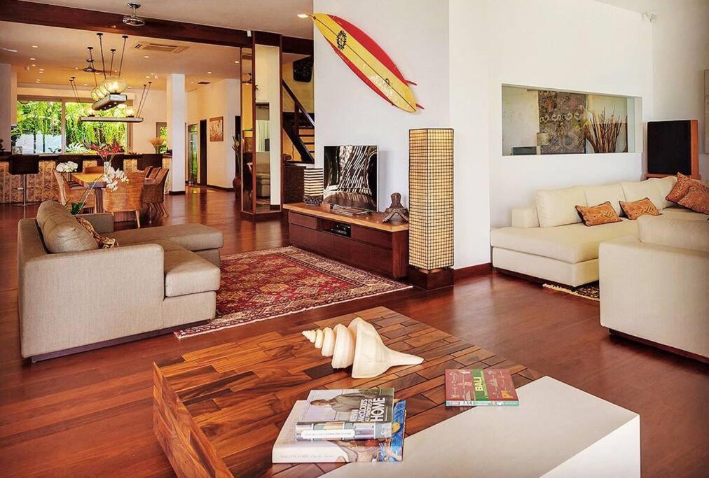 The Luxe Bali - Luxury 4 Bedroom Cliff Ocean Edge Villa Uluwatu view 3