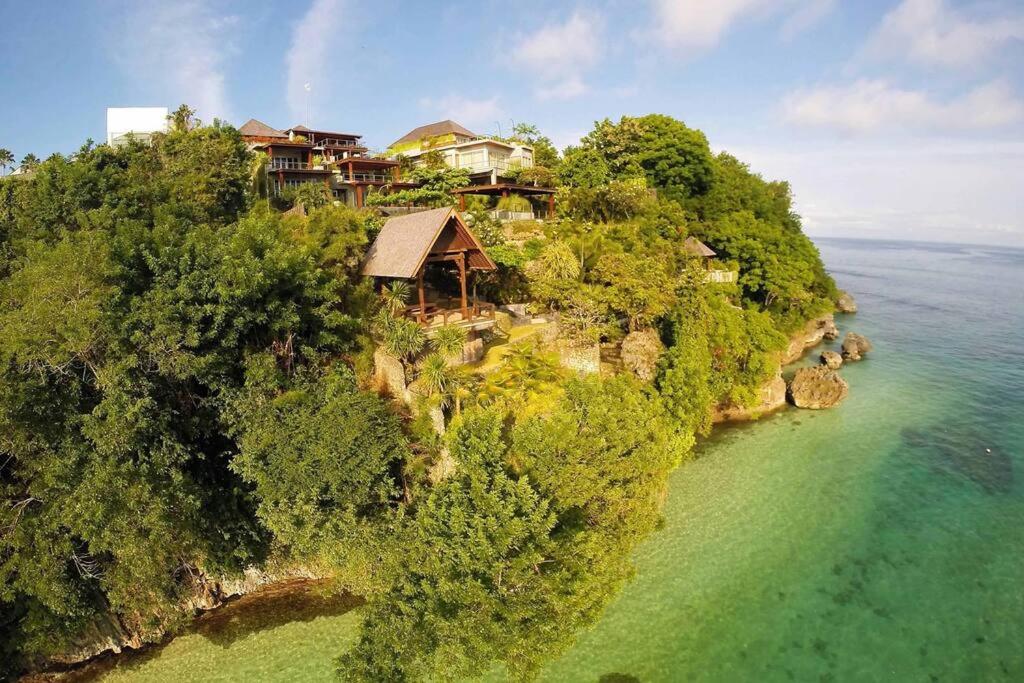 The Luxe Bali - Luxury 4 Bedroom Cliff Ocean Edge Villa Uluwatu view 4