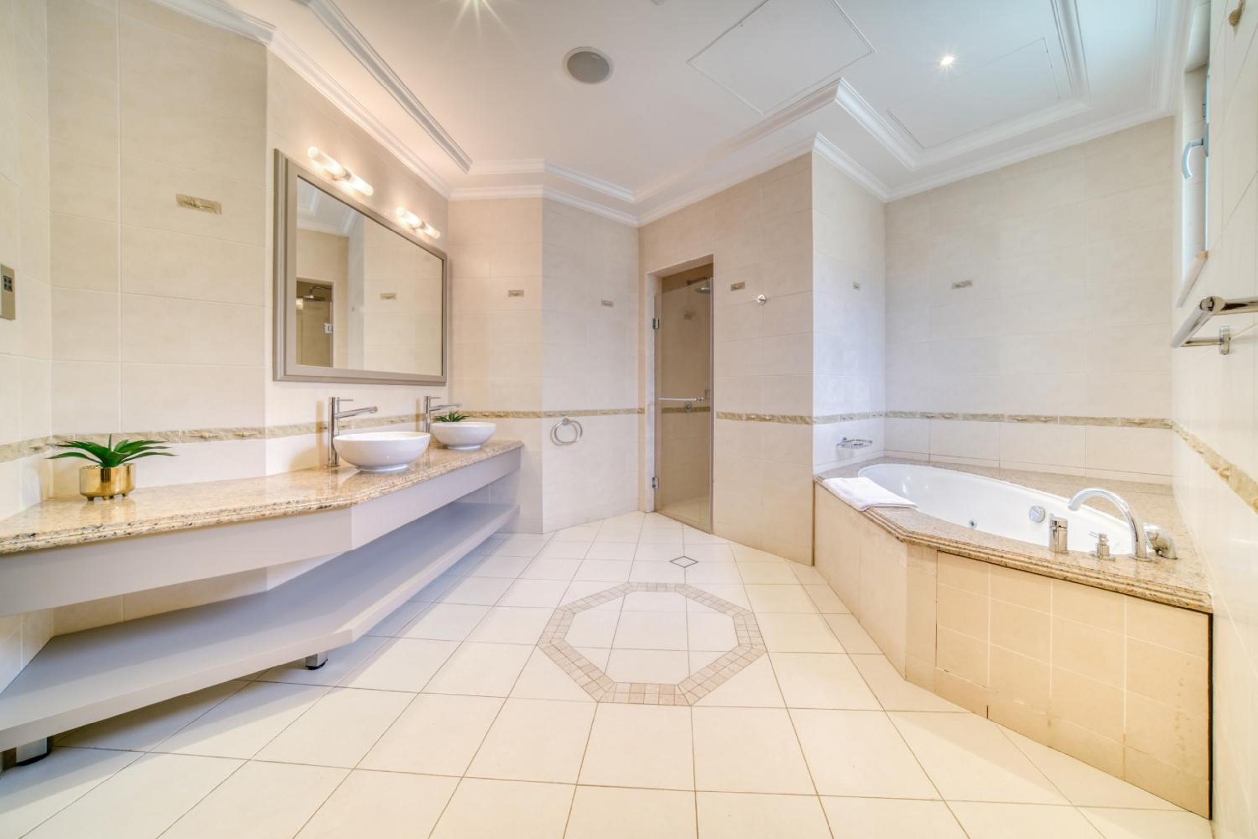 Frond E Villa, Palm Jumeirah - Mint Stay