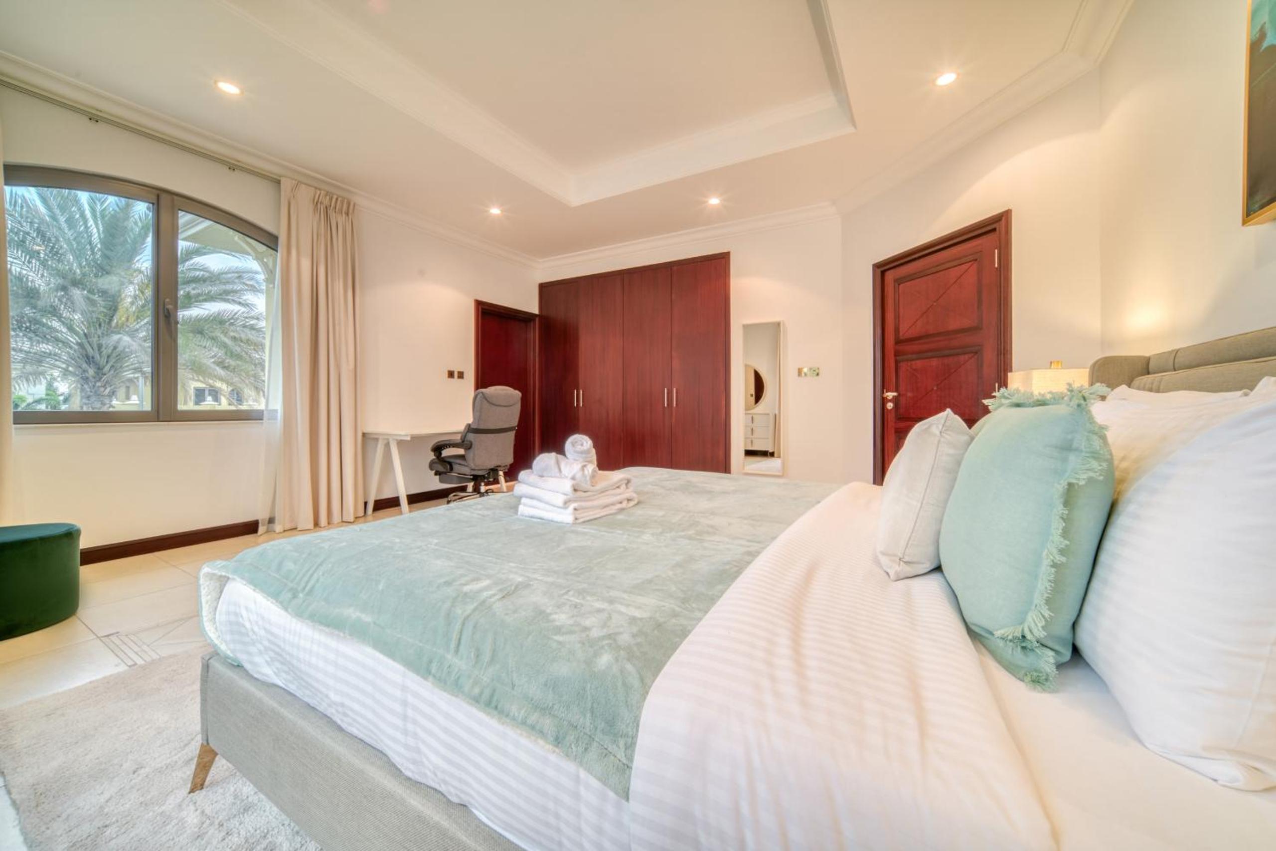 Frond E Villa, Palm Jumeirah - Mint Stay