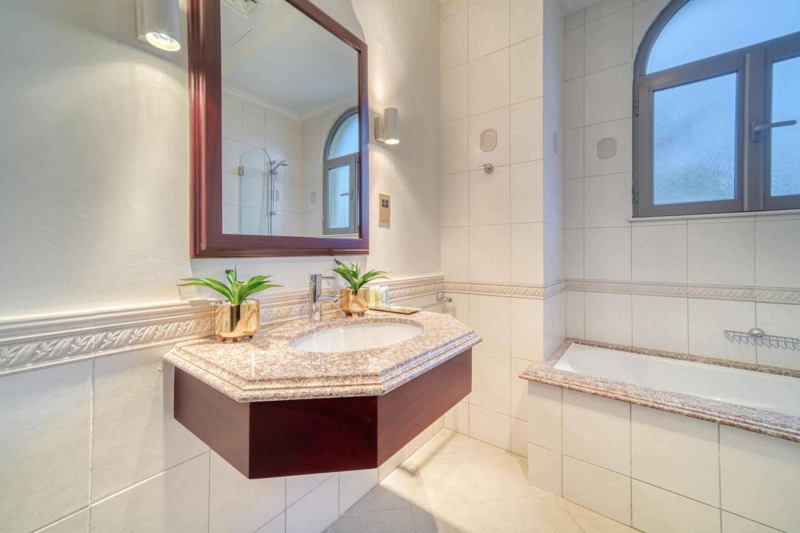 Frond E Villa, Palm Jumeirah - Mint Stay
