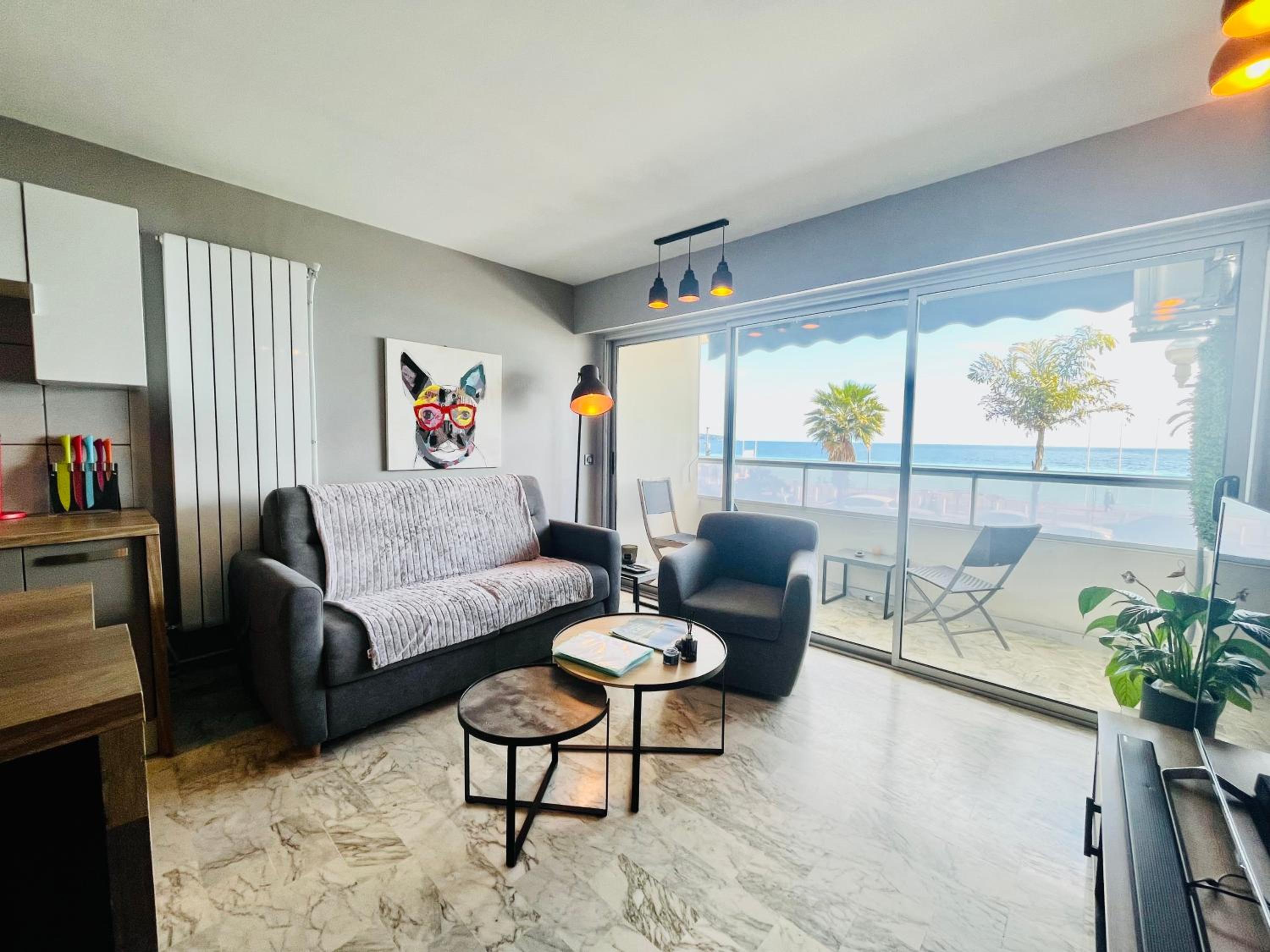 Flat design with SEA view promenade des anglais photo 3