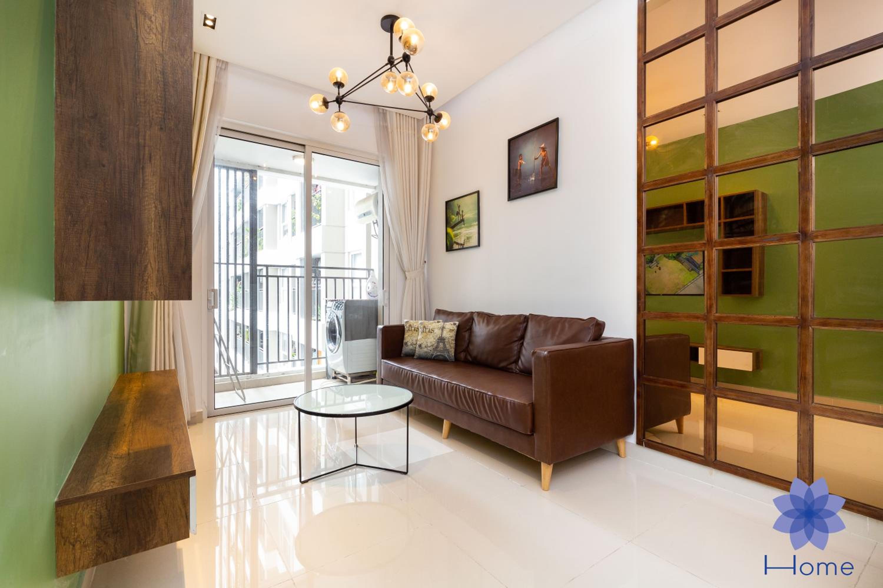 iHome Furnished Apartments with Free Gym & Pool, Airport Pick-Up Service