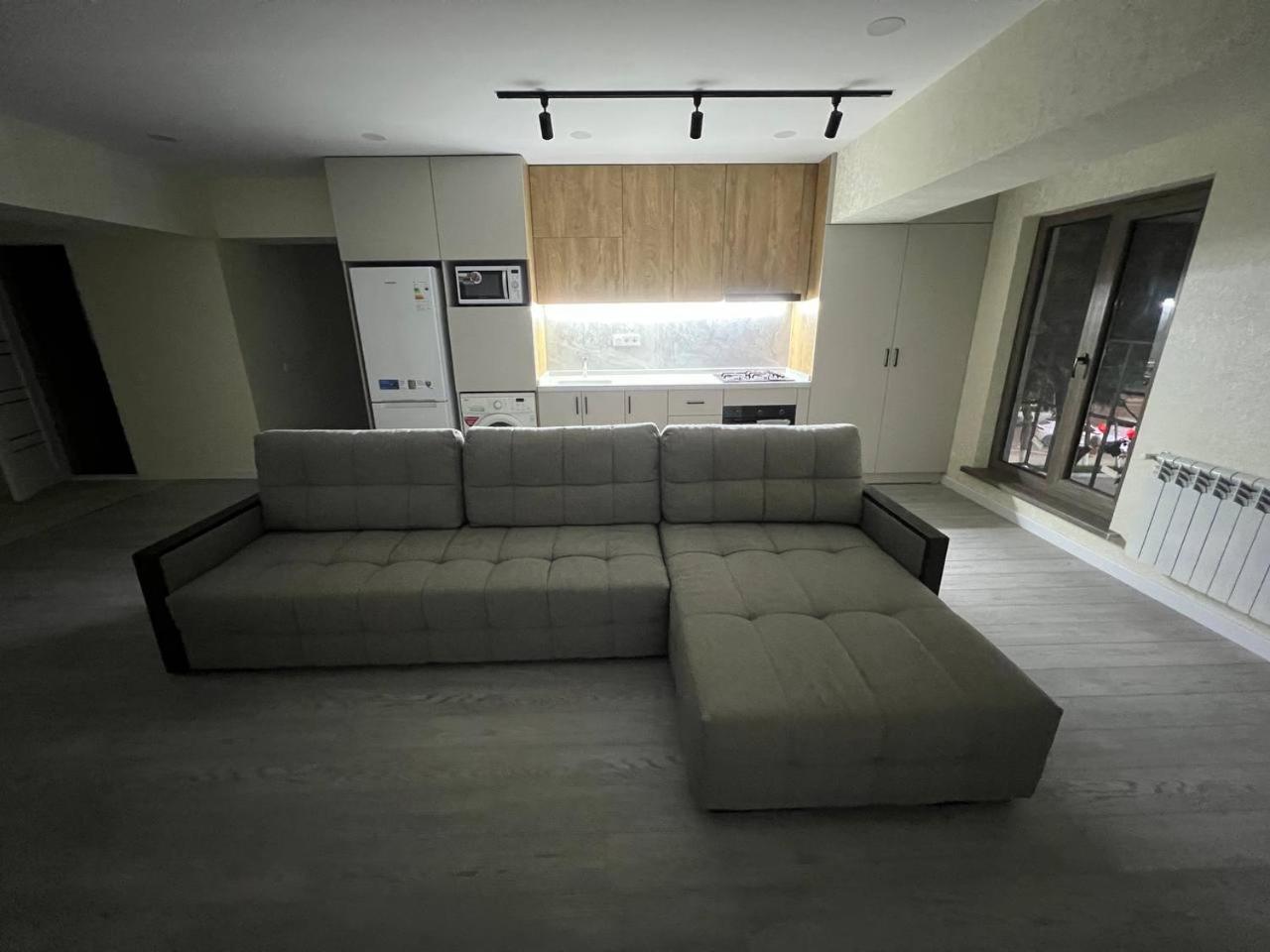 Chorsu Apartment 2 view 3