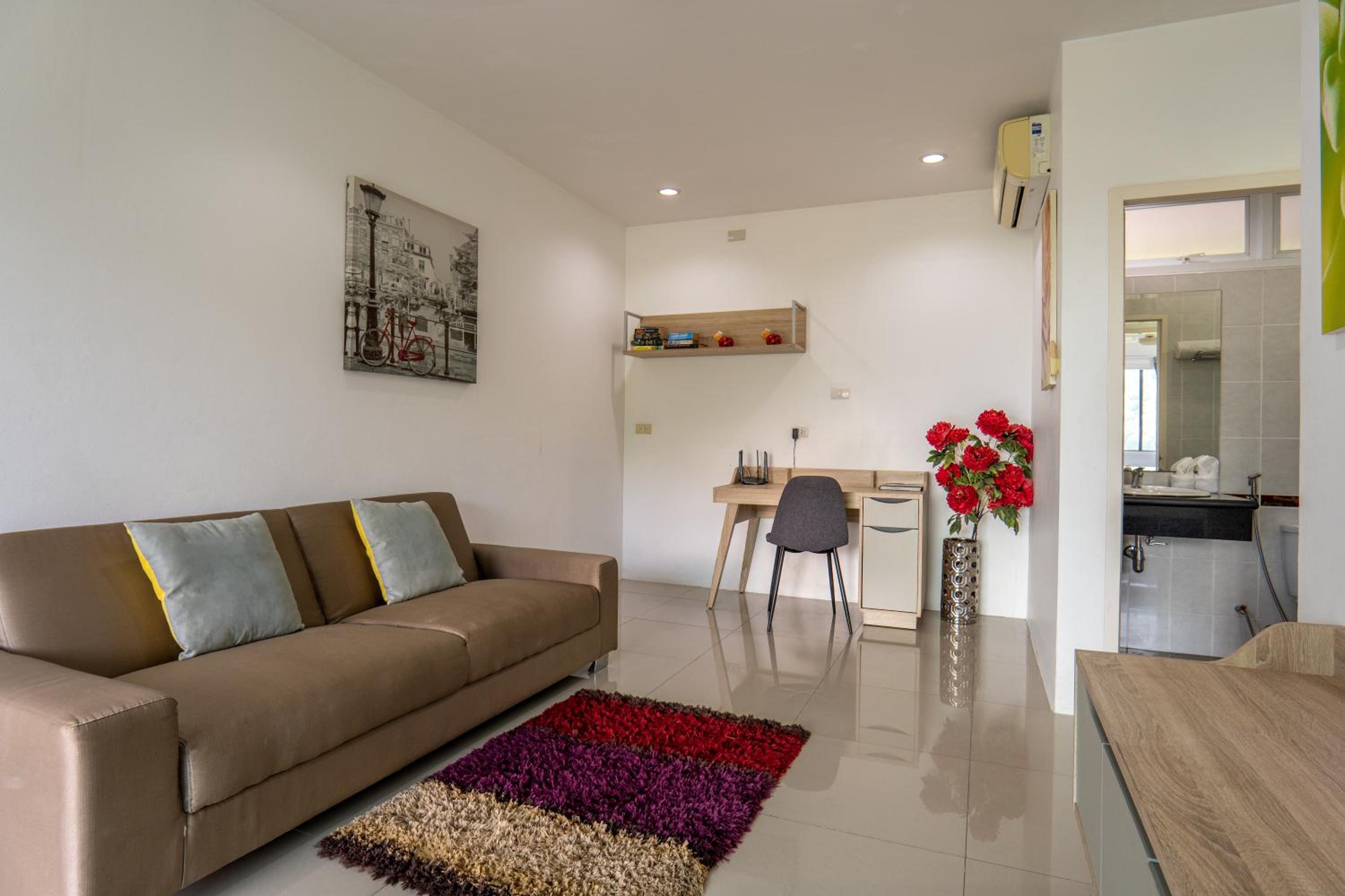 Spacious 8BR Private Pool Villa in Chalong, Chalong - 3
