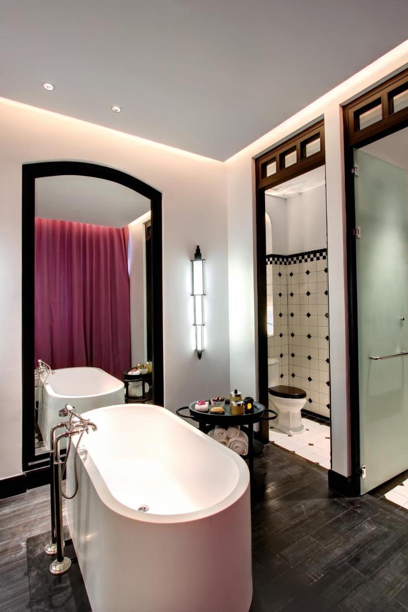 The Siam 46