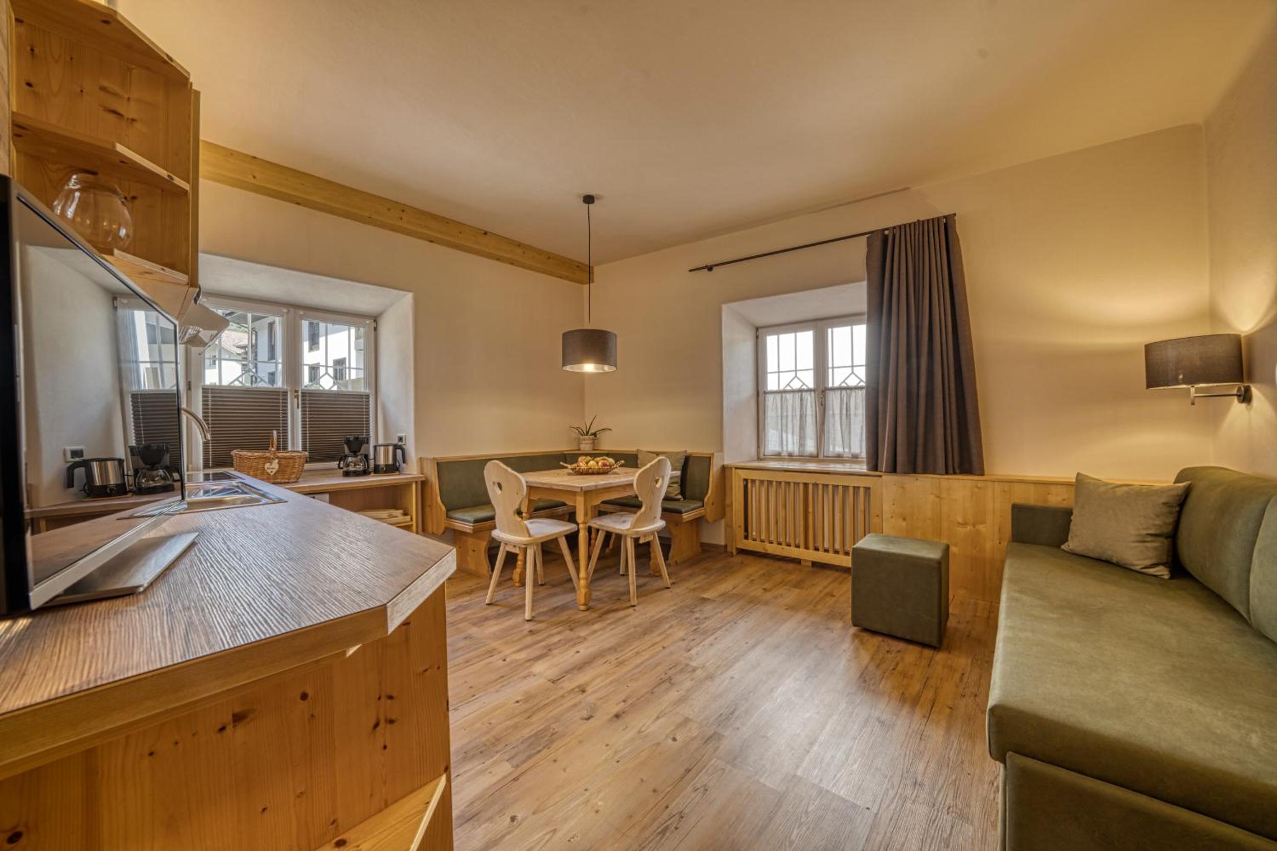 Kreuzwegerhof Nals - Historic Nature Stay with Pool near Meran & Bozen