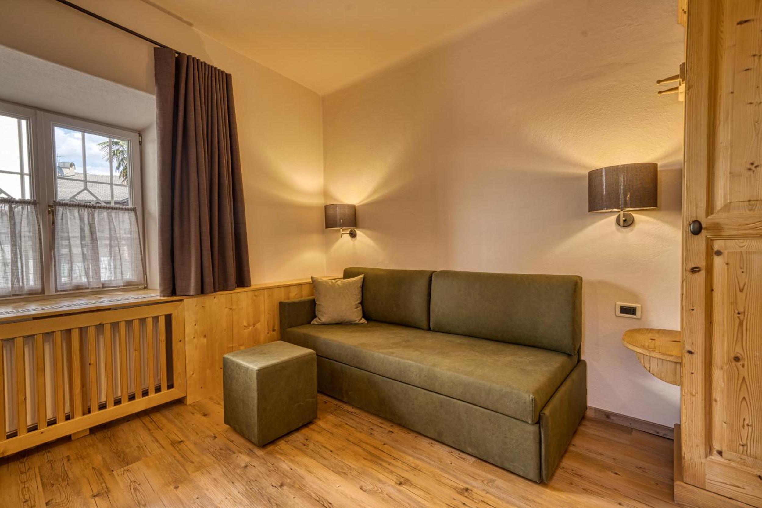 Kreuzwegerhof Nals - Historic Nature Stay with Pool near Meran & Bozen