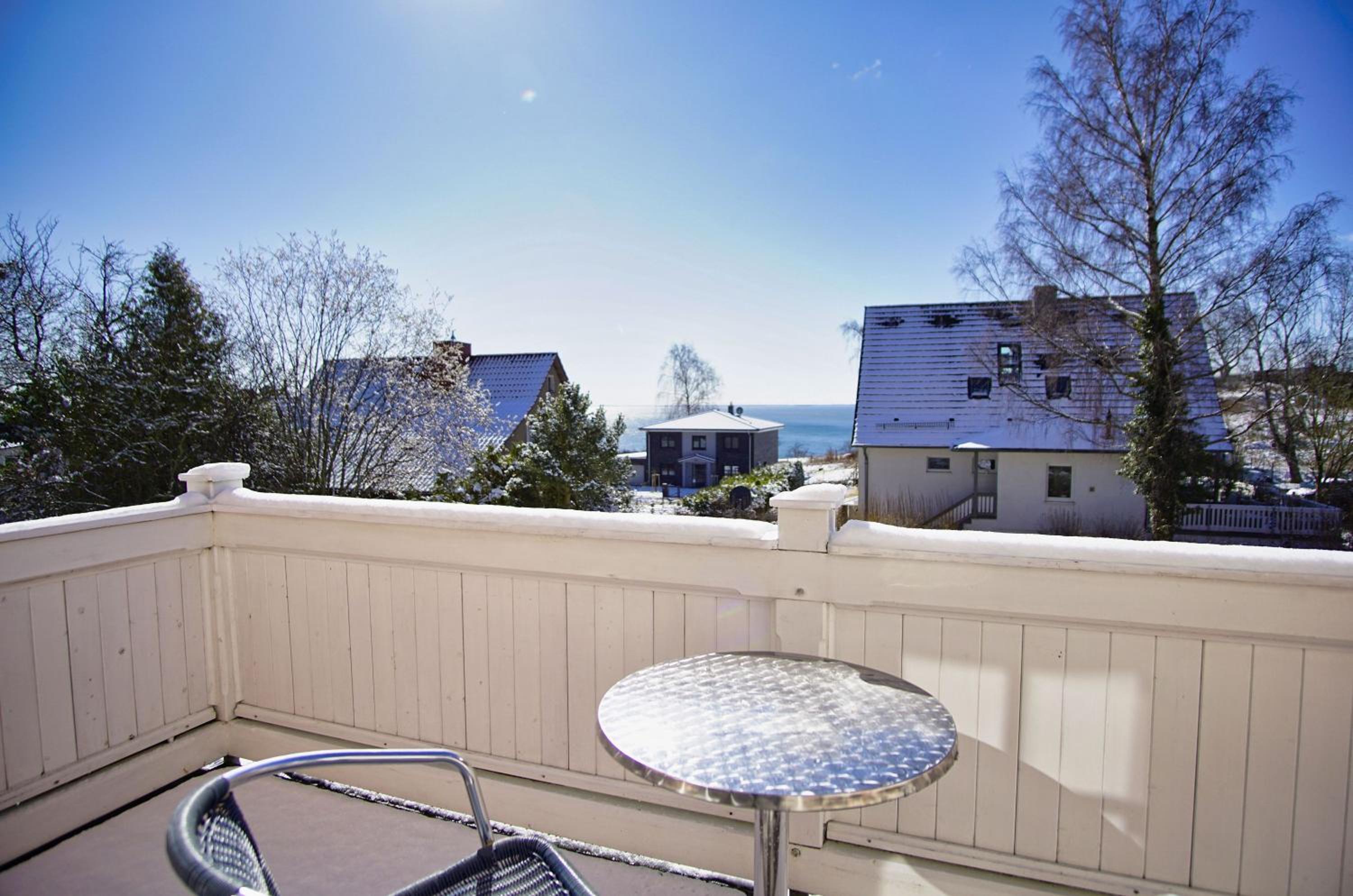 Ferienwohnung in ruhiger Lage, mit Meerblick - Villa am Sonnenhang FeWo 02