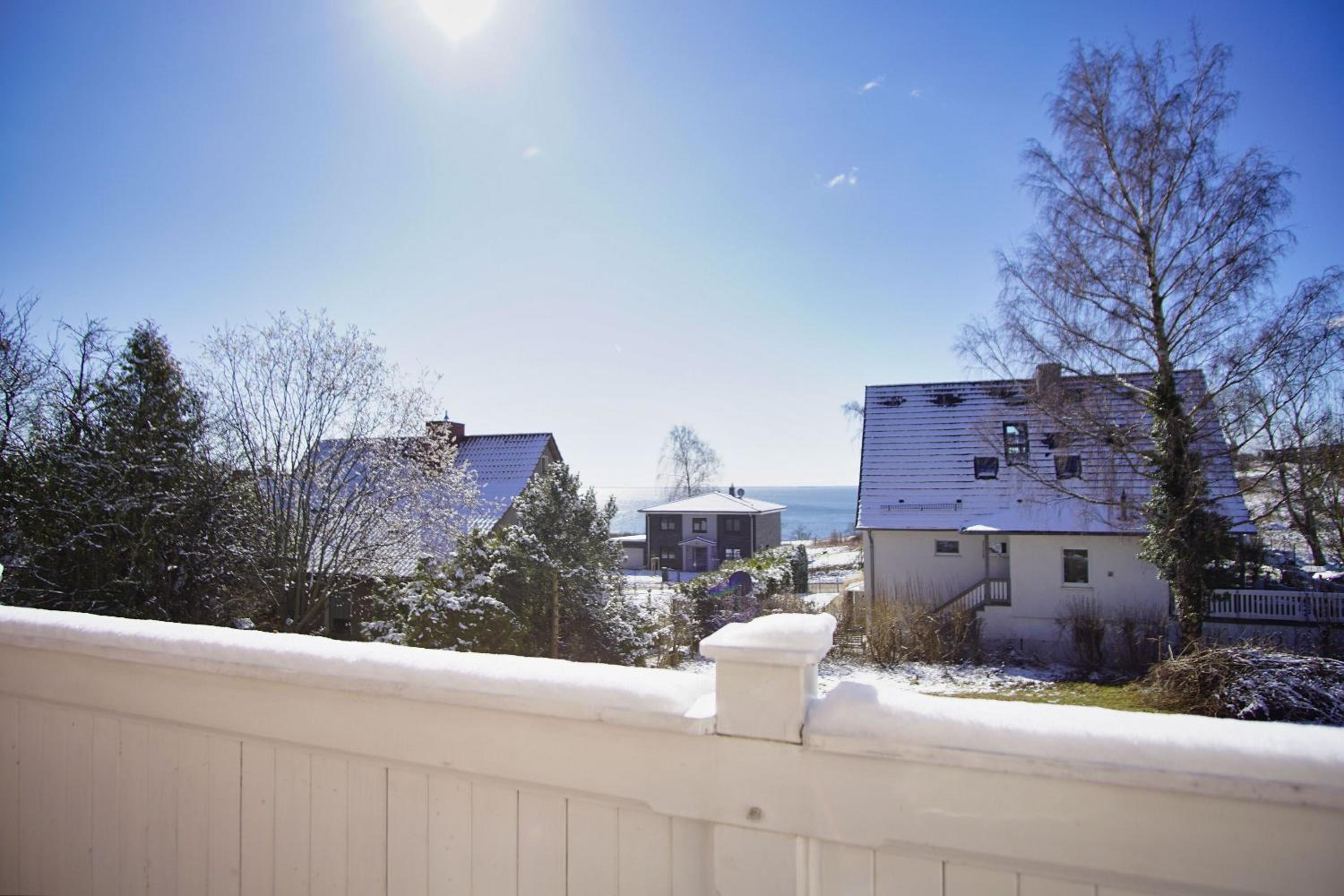 Ferienwohnung in ruhiger Lage, mit Meerblick - Villa am Sonnenhang FeWo 02