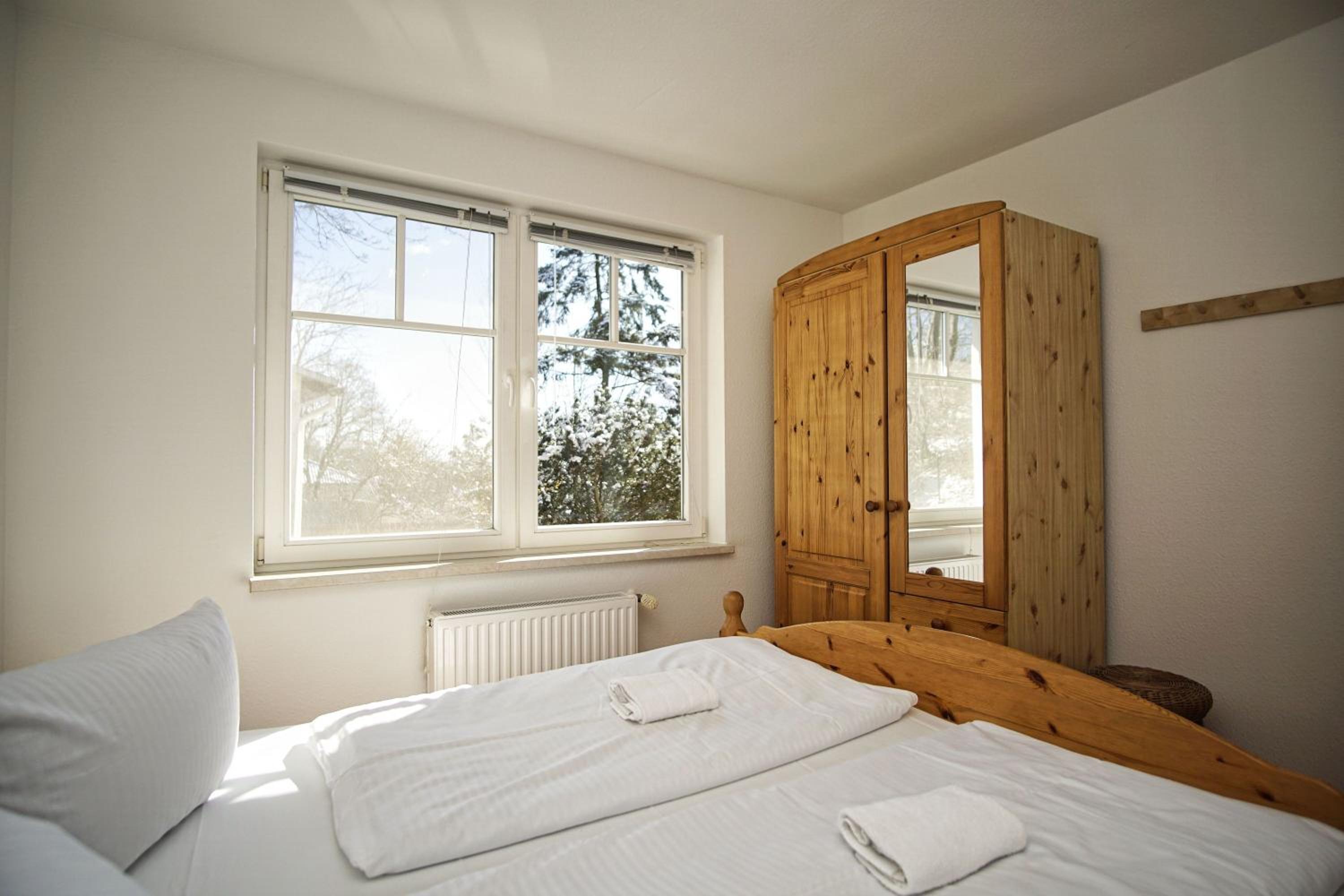 Ferienwohnung in ruhiger Lage, mit Meerblick - Villa am Sonnenhang FeWo 02