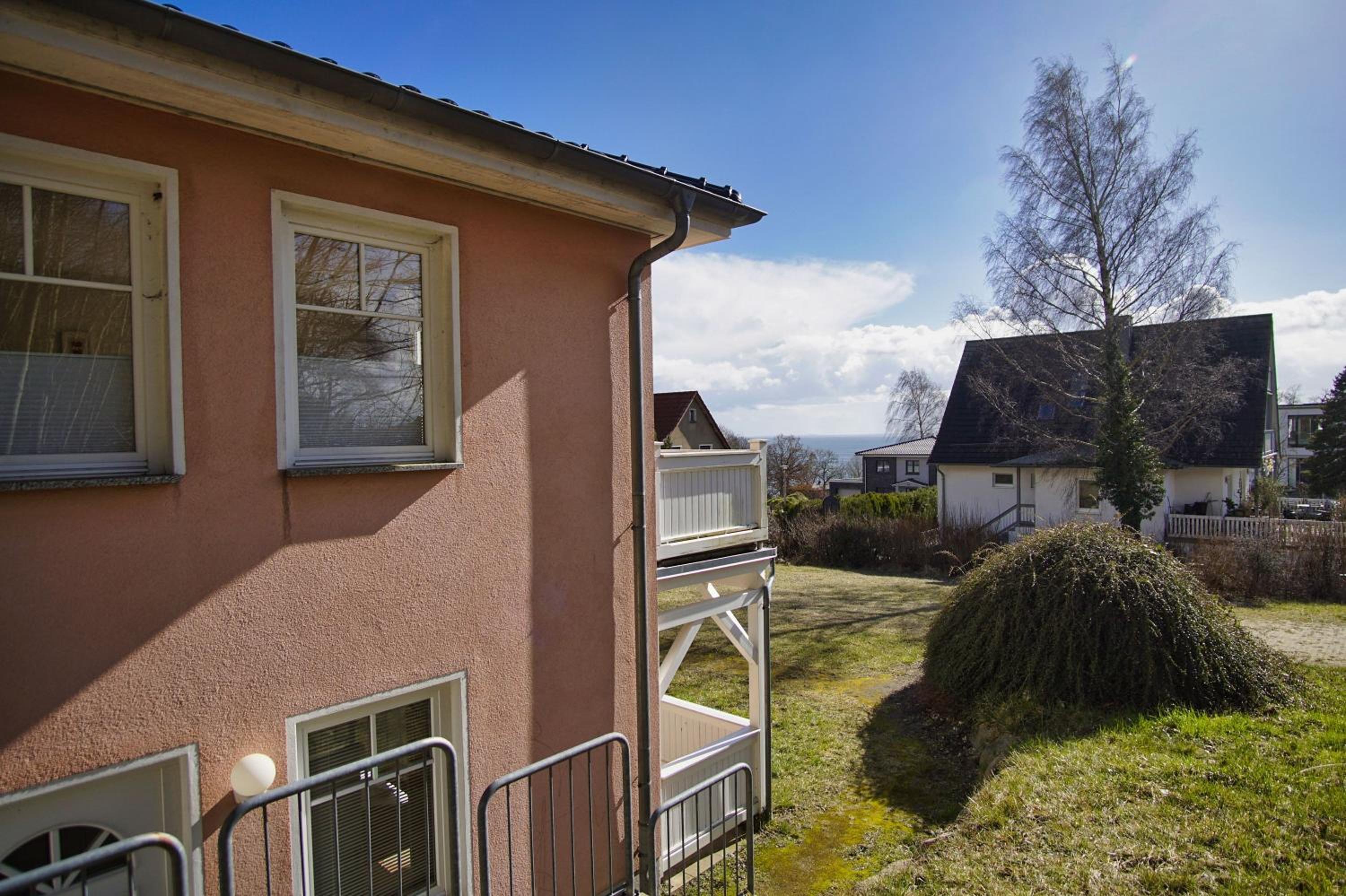 Ferienwohnung in ruhiger Lage, mit Meerblick - Villa am Sonnenhang FeWo 02