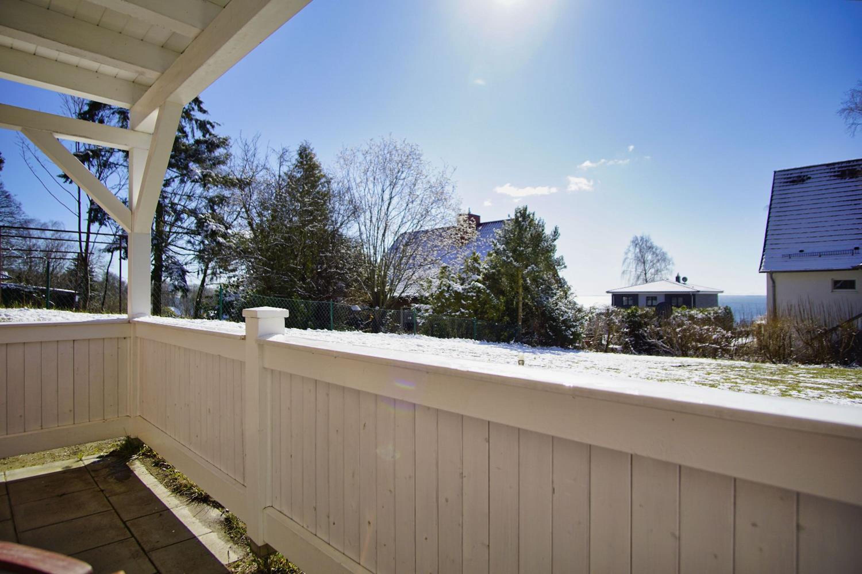 Ferienwohnung in ruhiger Lage, mit Meerblick - Villa am Sonnenhang FeWo 01