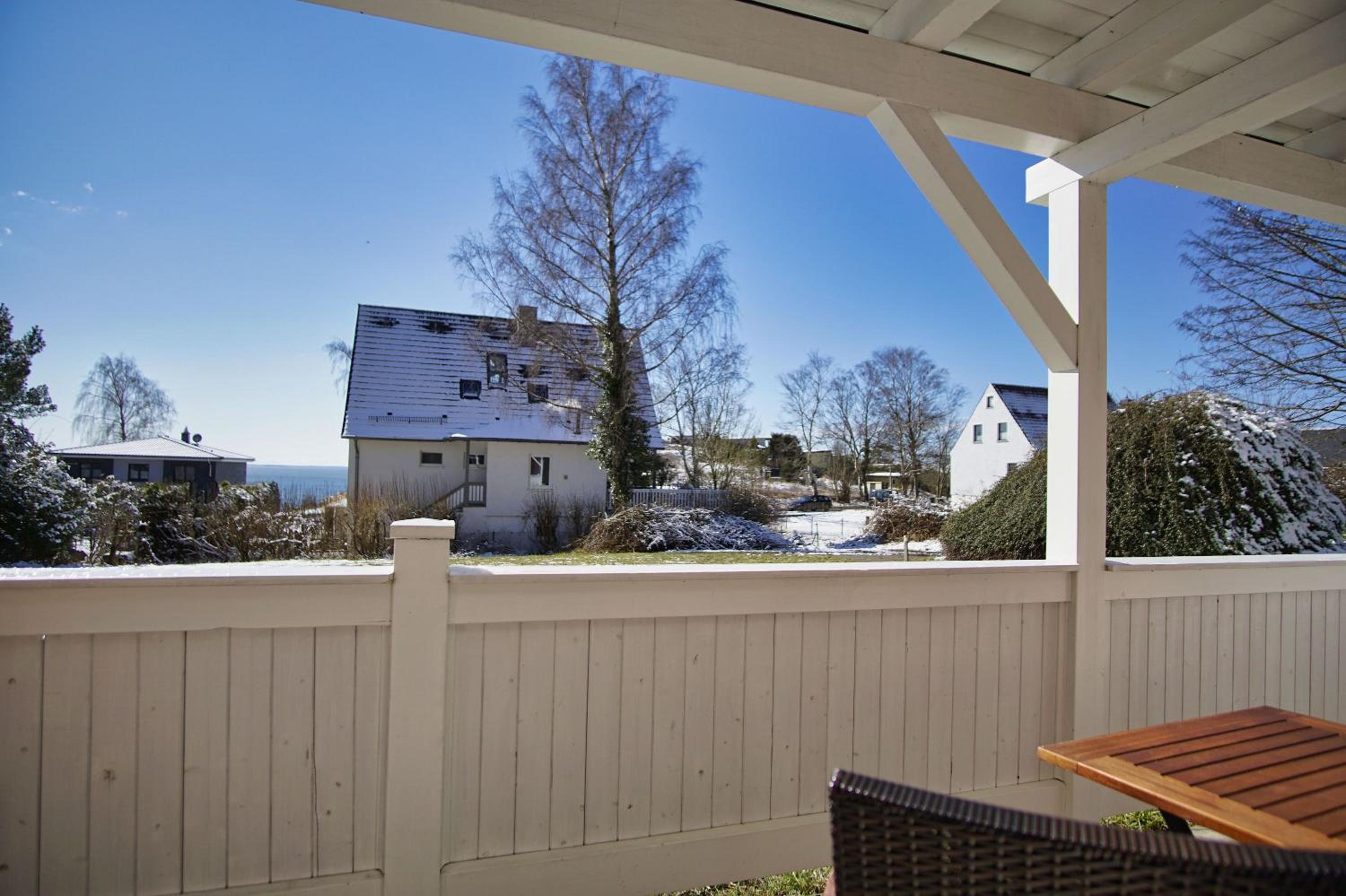 Ferienwohnung in ruhiger Lage, mit Meerblick - Villa am Sonnenhang FeWo 01
