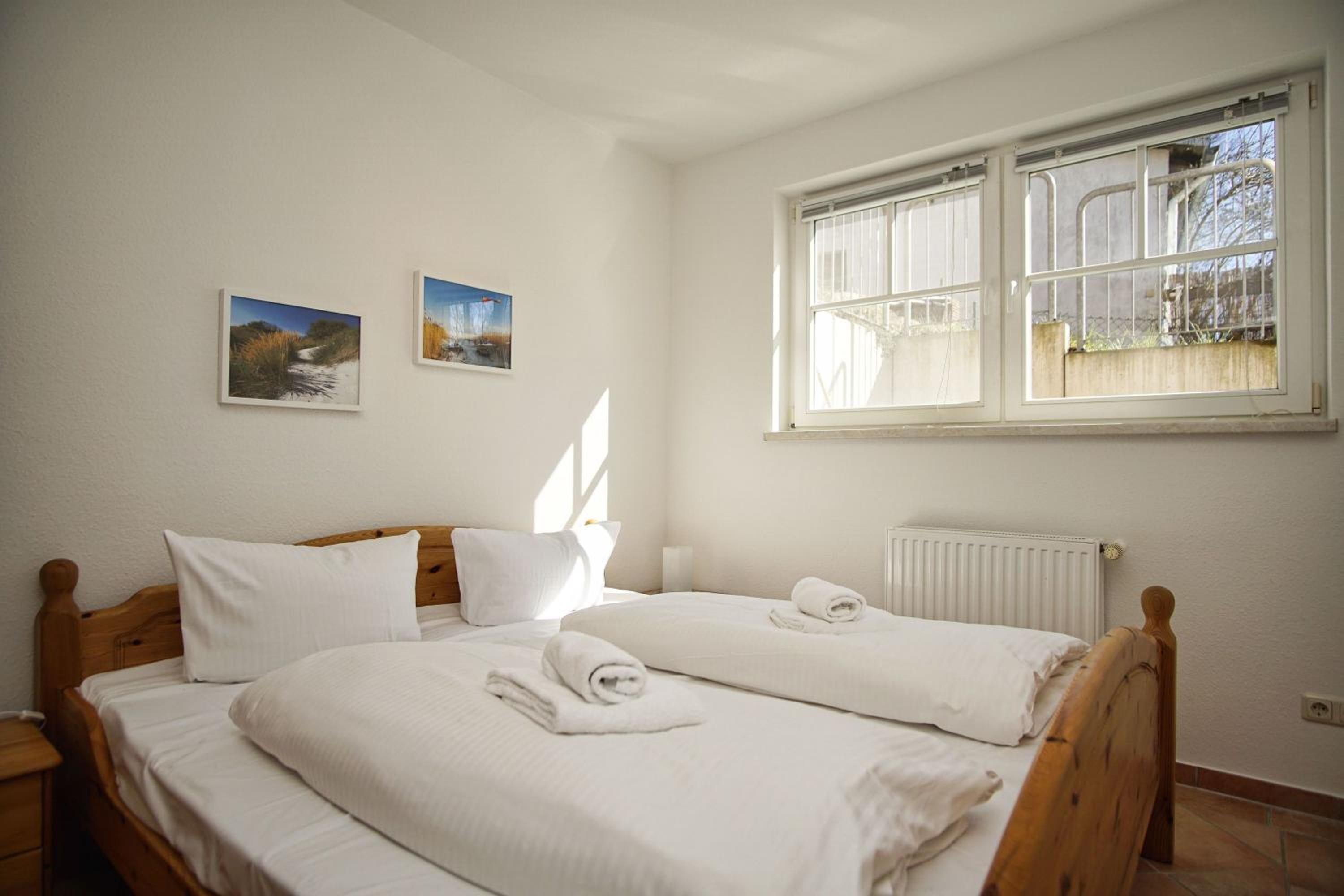 Ferienwohnung in ruhiger Lage, mit Meerblick - Villa am Sonnenhang FeWo 01