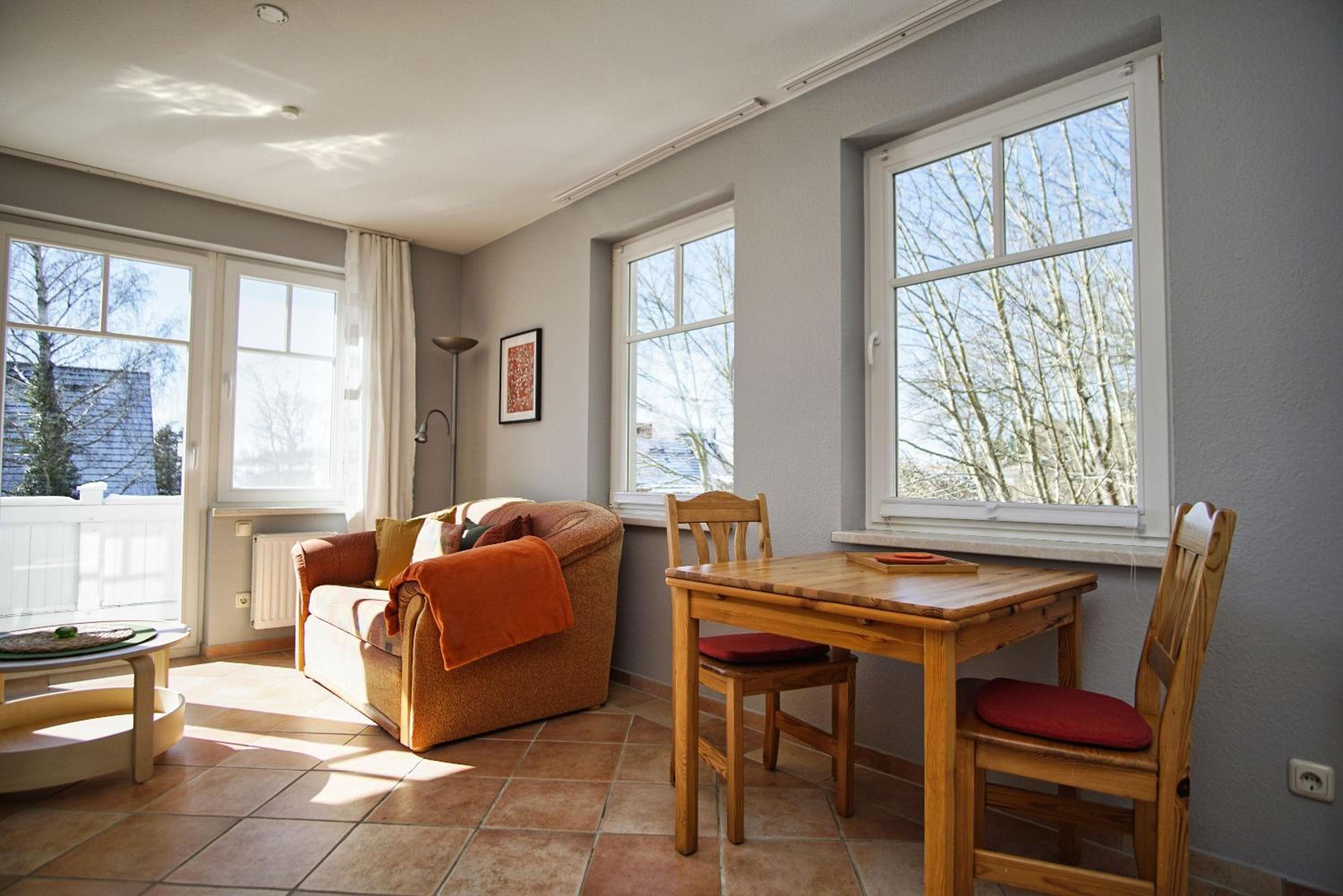 Ferienwohnung in ruhiger Lage, mit Meerblick - Villa am Sonnenhang FeWo 03