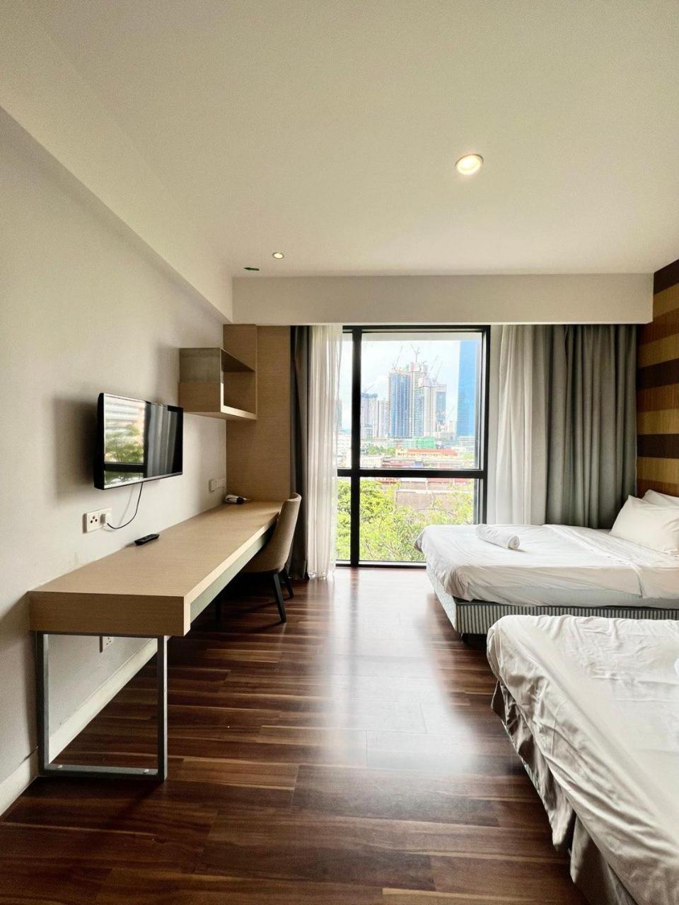 Hotel Dmajestic Place By Lush Living