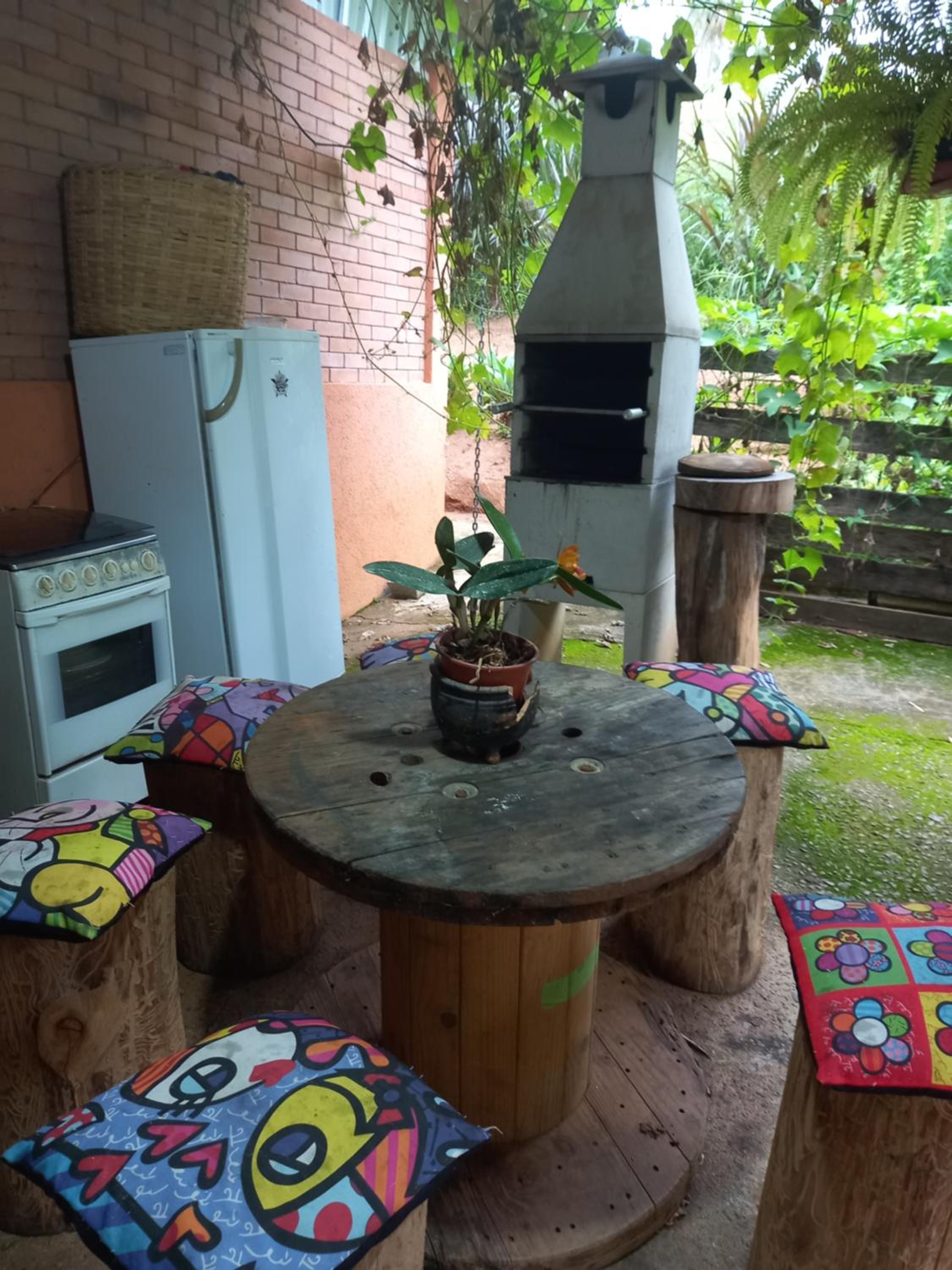 Rancho dos Pássaros Amarelos