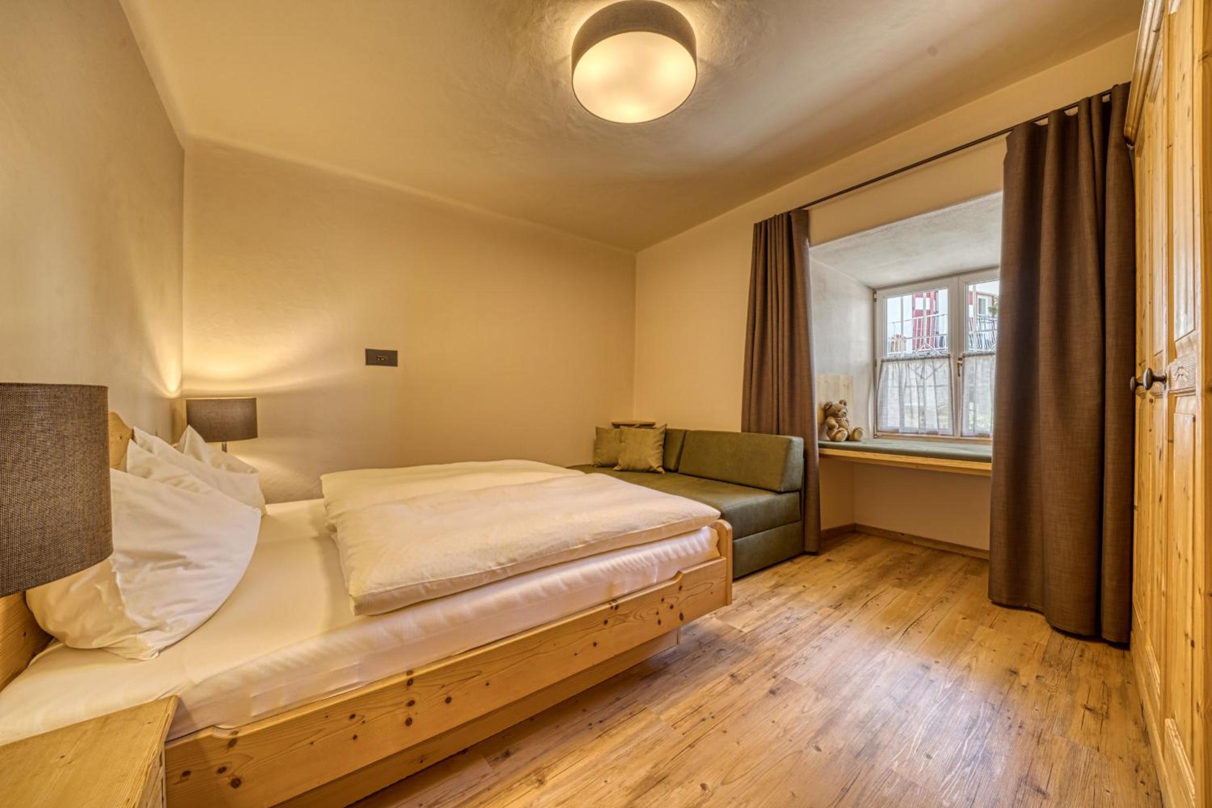 Kreuzwegerhof Nals - Historic Nature Stay with Pool near Meran & Bozen