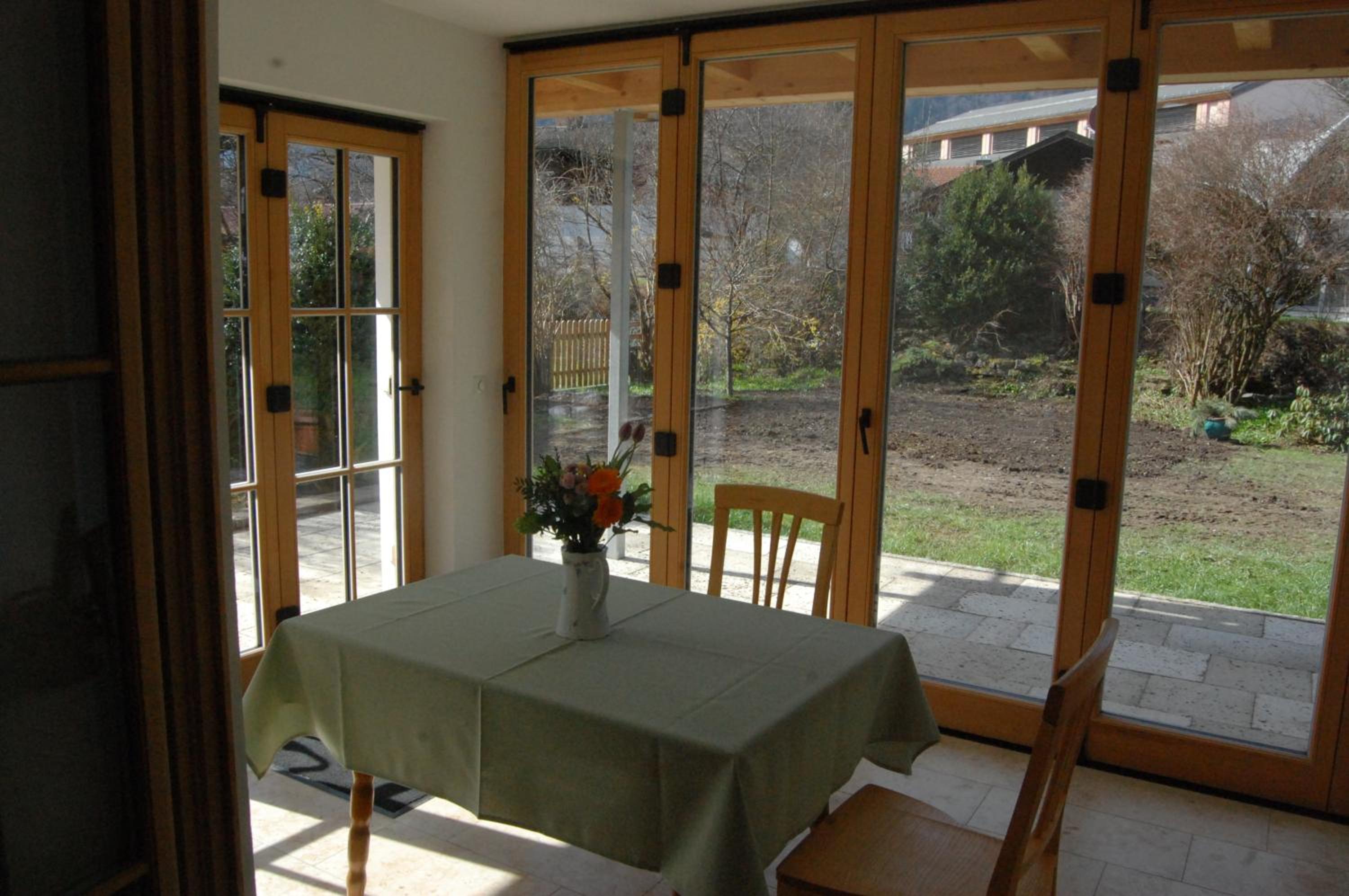Barrierefreie 3-Zi.-Ferienwohnung mit Gartenzugang in ruhiger, zentrumsnaher Lage