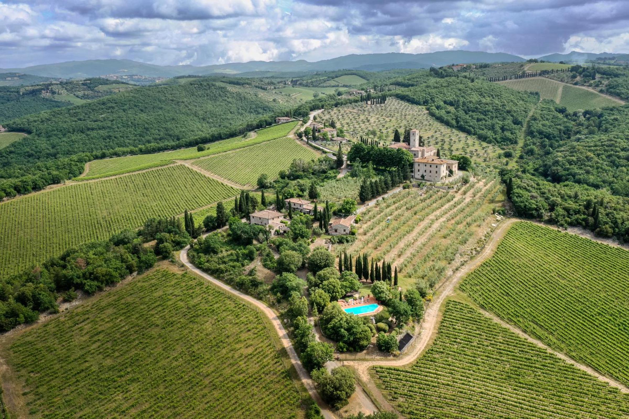Borgo San Polino, villa with private pool view 2