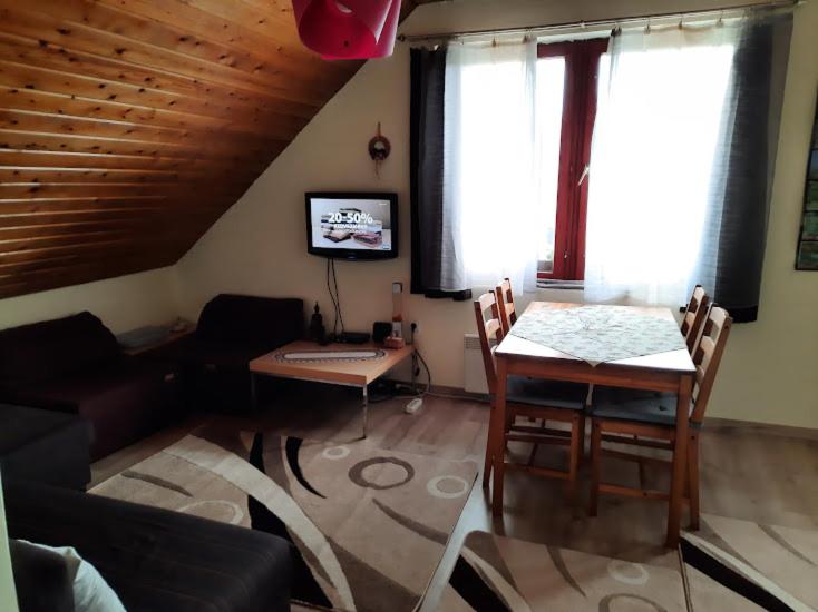 Tahi Apartman
