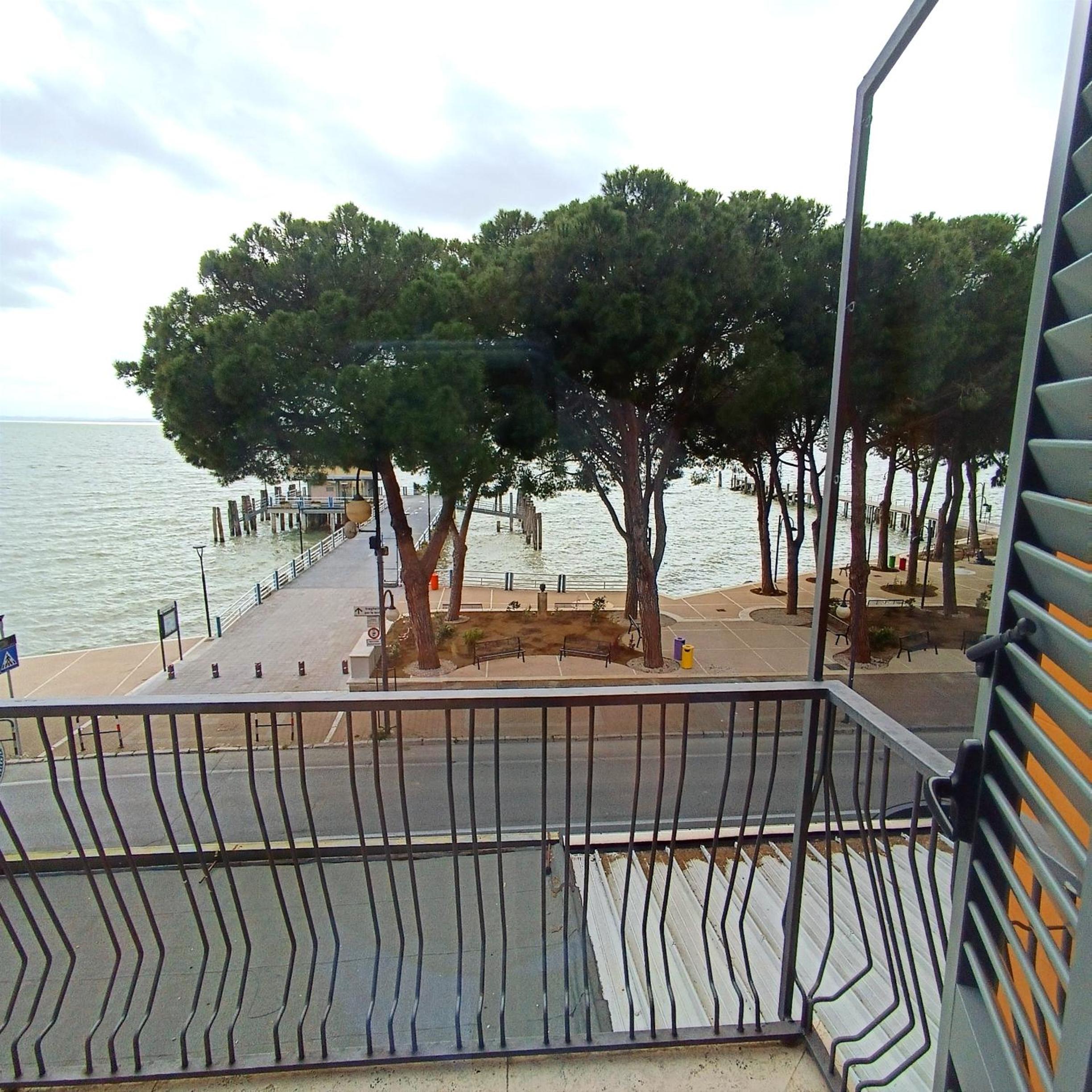 The View - Sunset & Relax - Suite - Appartamenti Vista Lago view 3