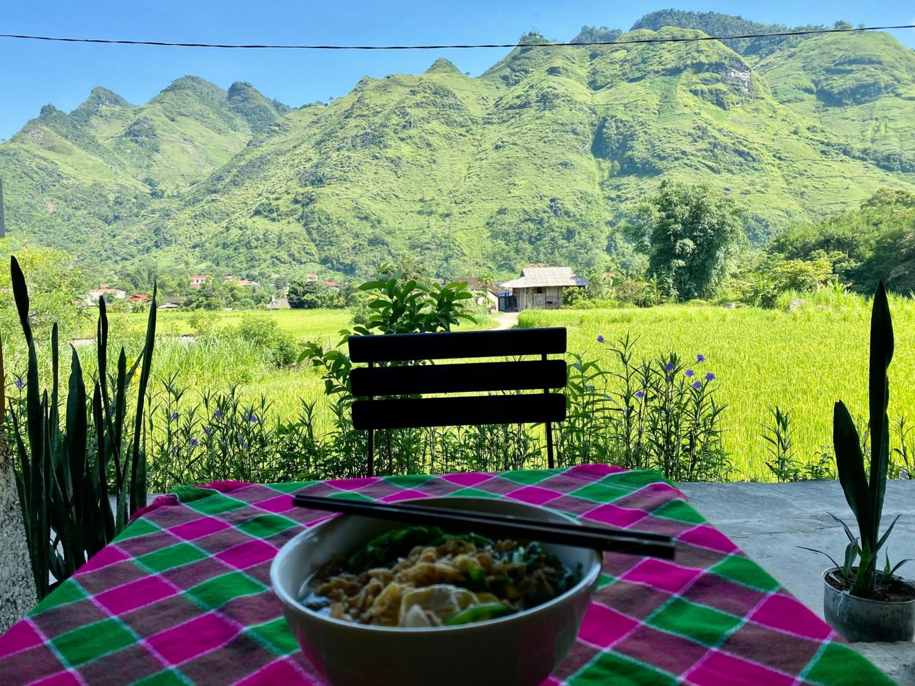 Du Gia Field View Homestay