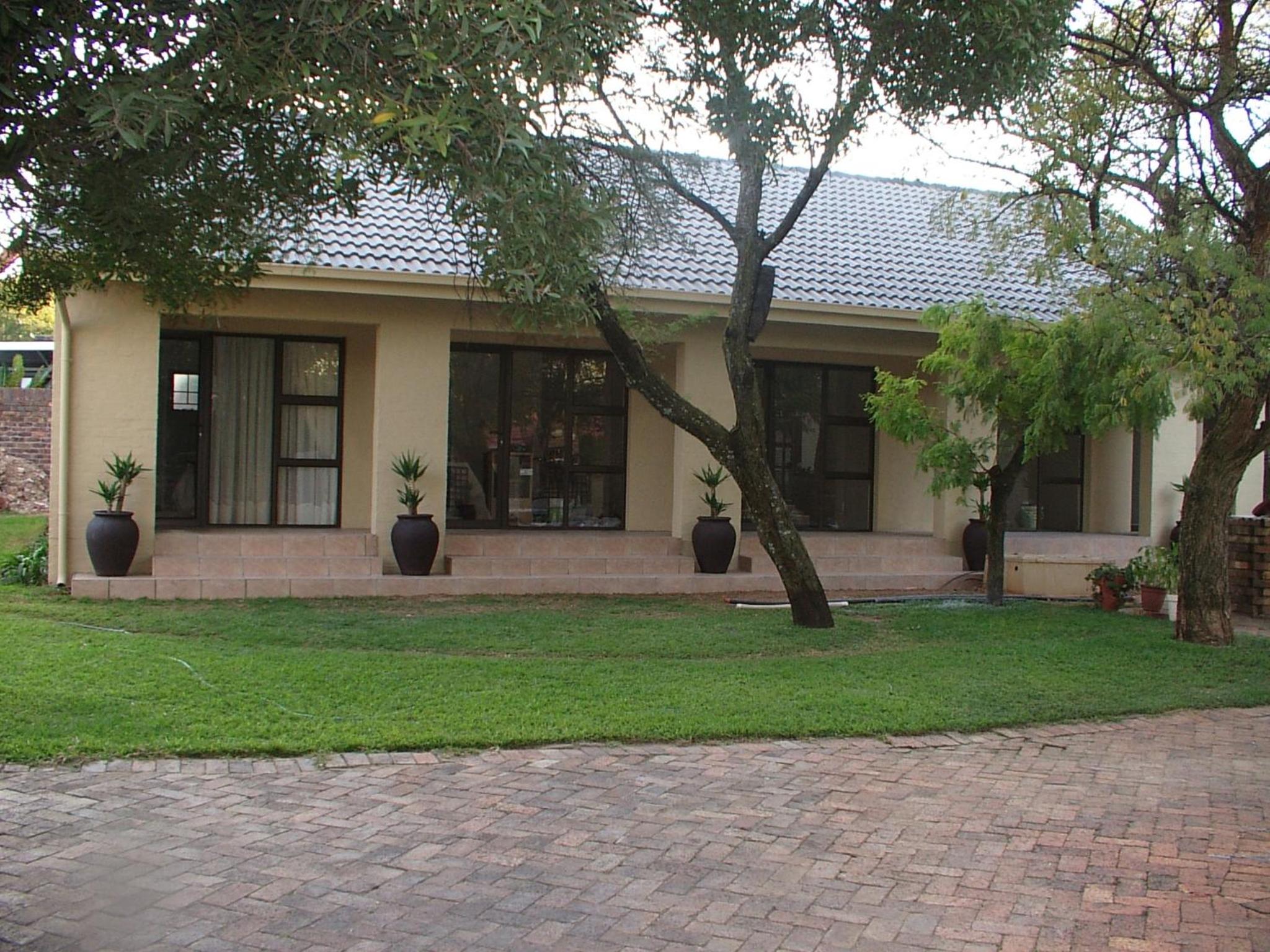 Villa Xanelle Boutique Guest House view 4