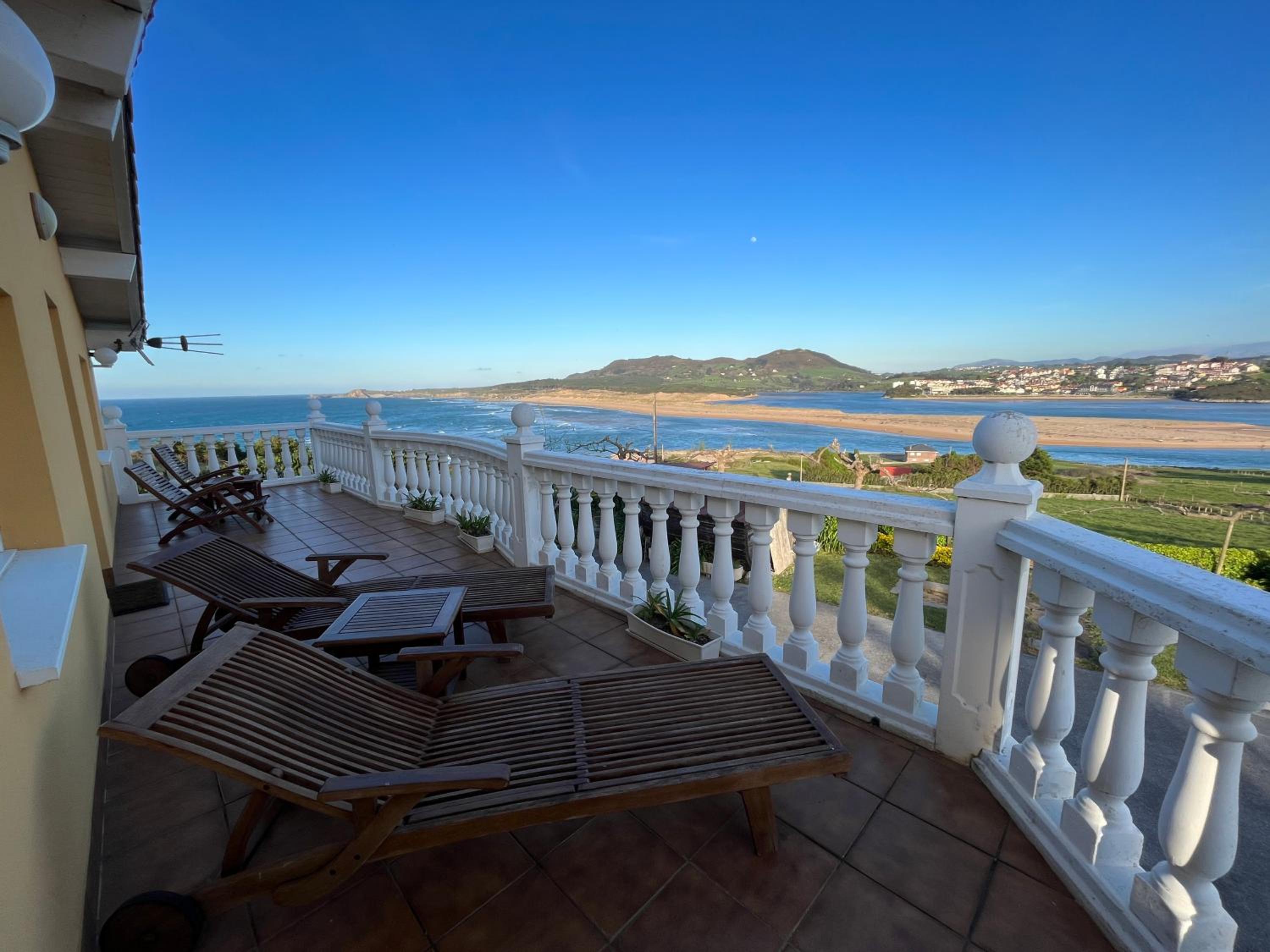 Robayera Family Beach Home view 2