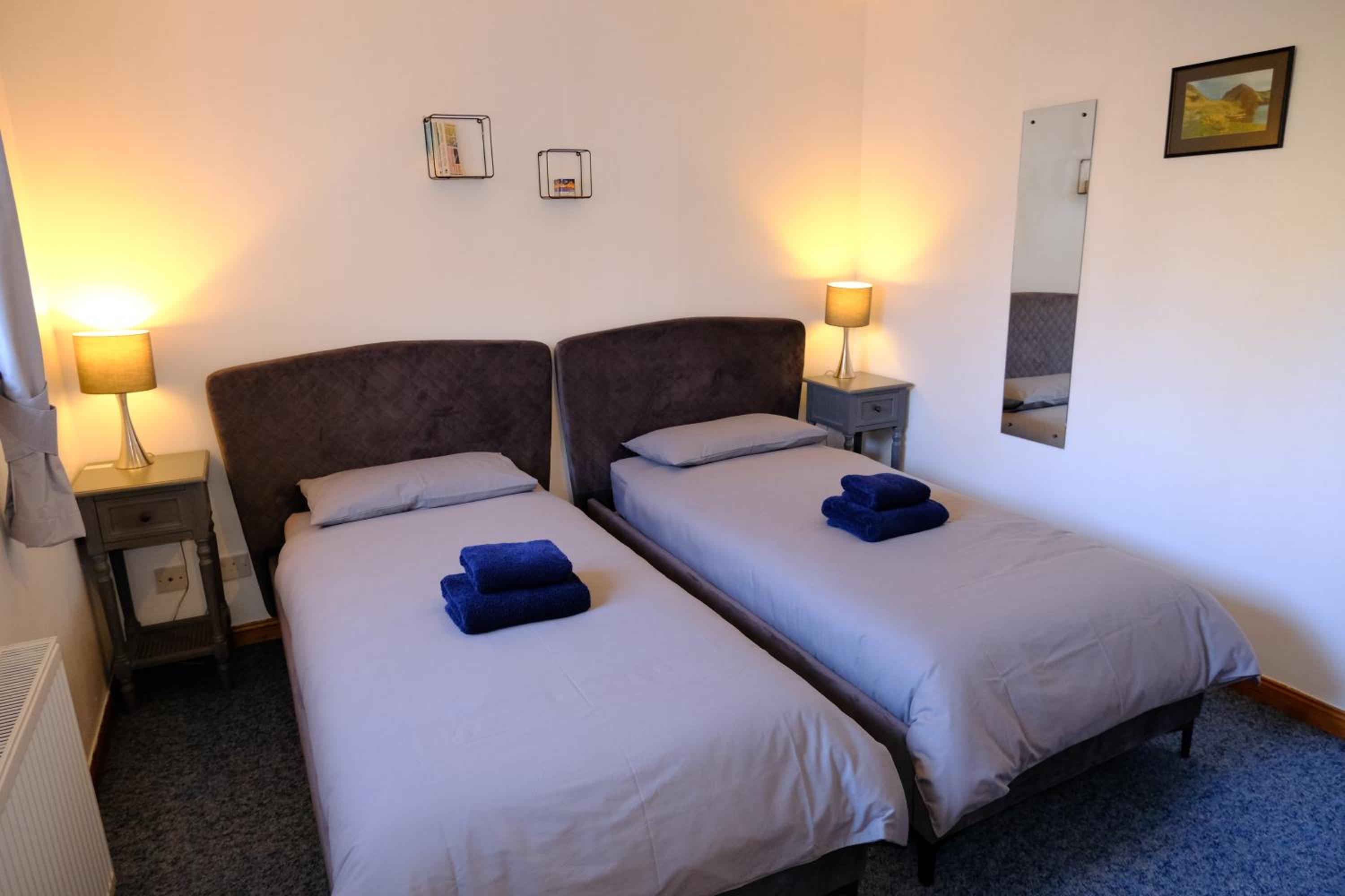 Lovely 1-bedroom apartment with free parking view 3