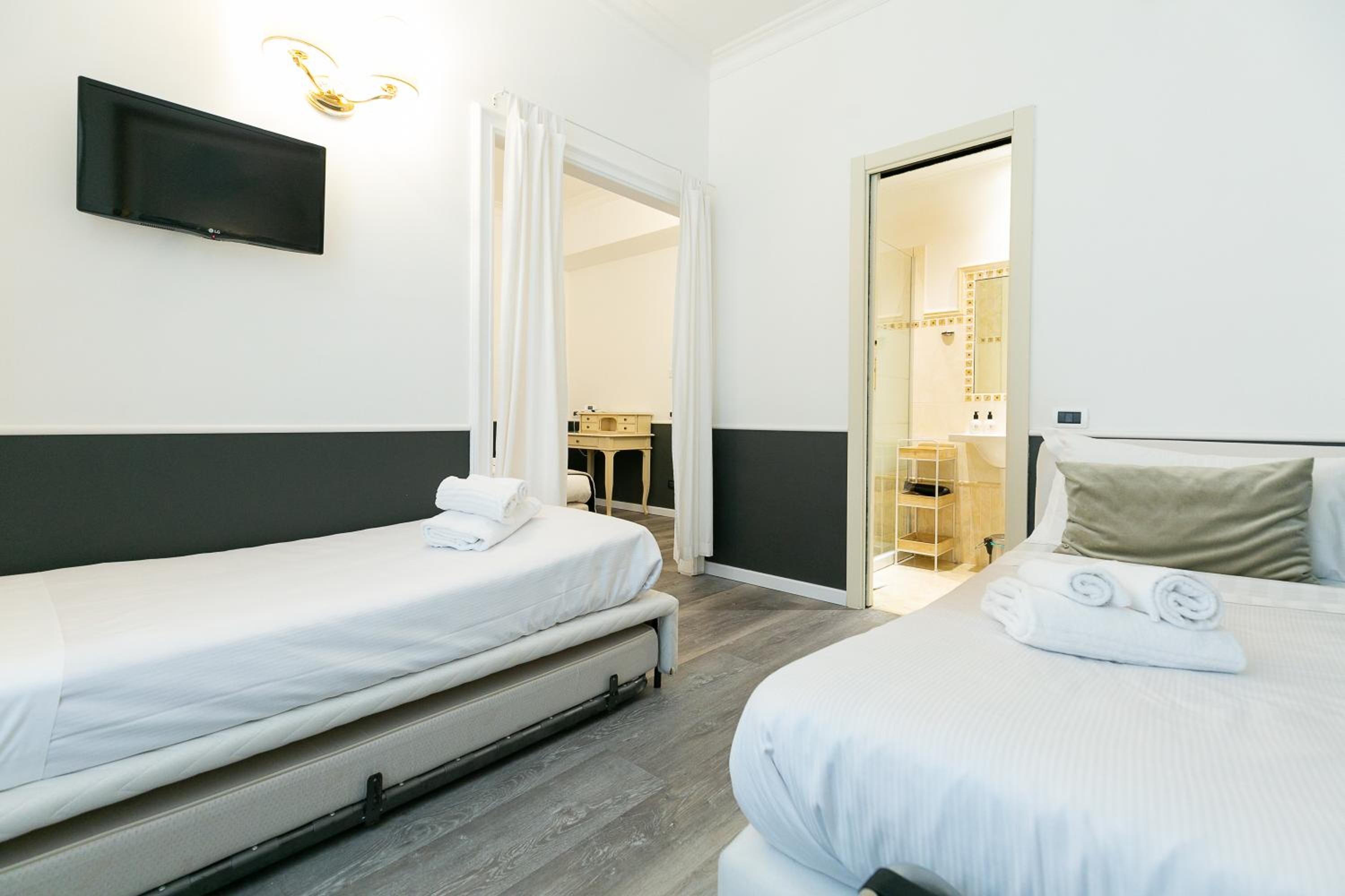 Capitolium Rooms