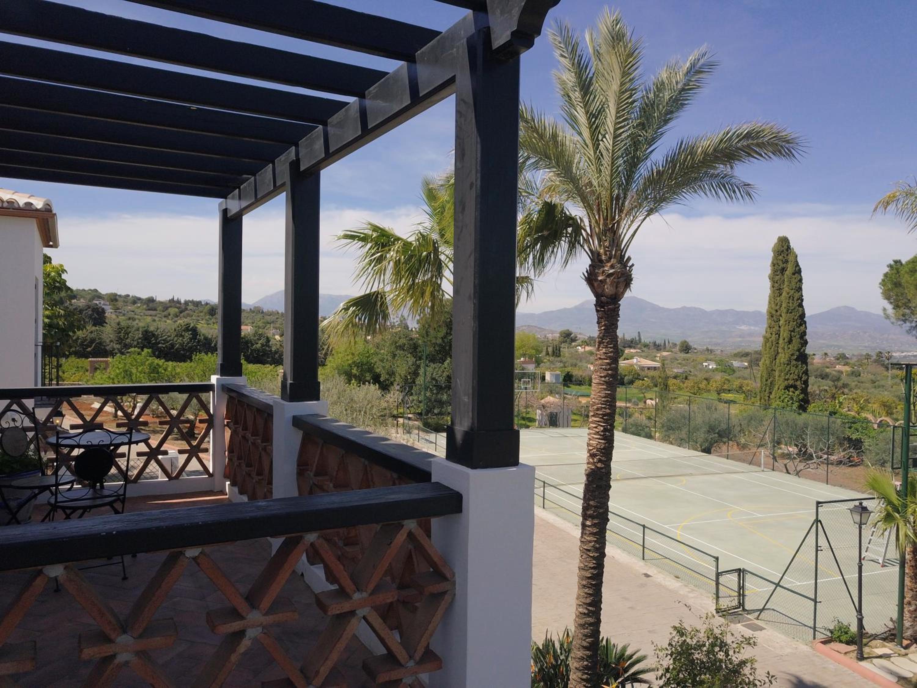 Loma Serena Luxury Villa met verwarmd zwembad en tennisbaan