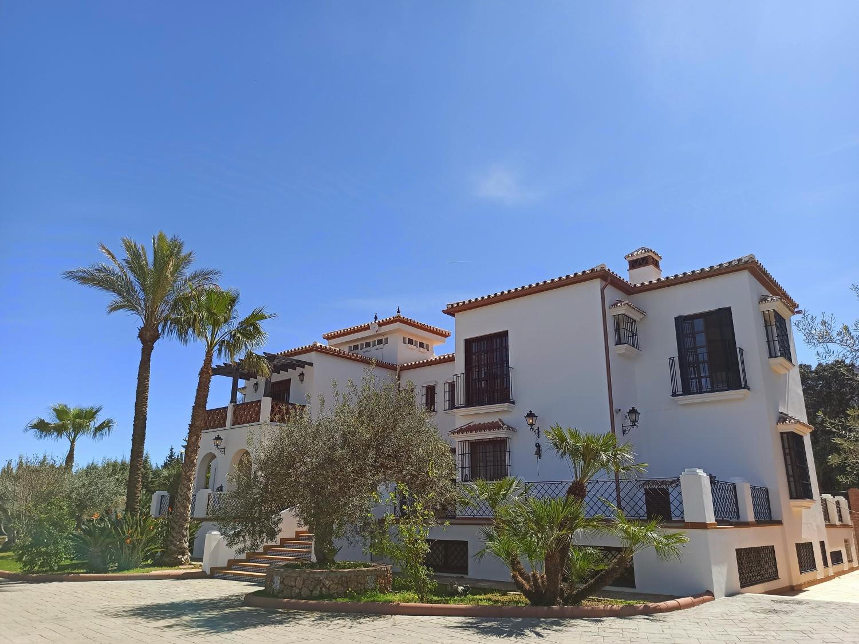 Loma Serena Luxury Villa met verwarmd zwembad en tennisbaan