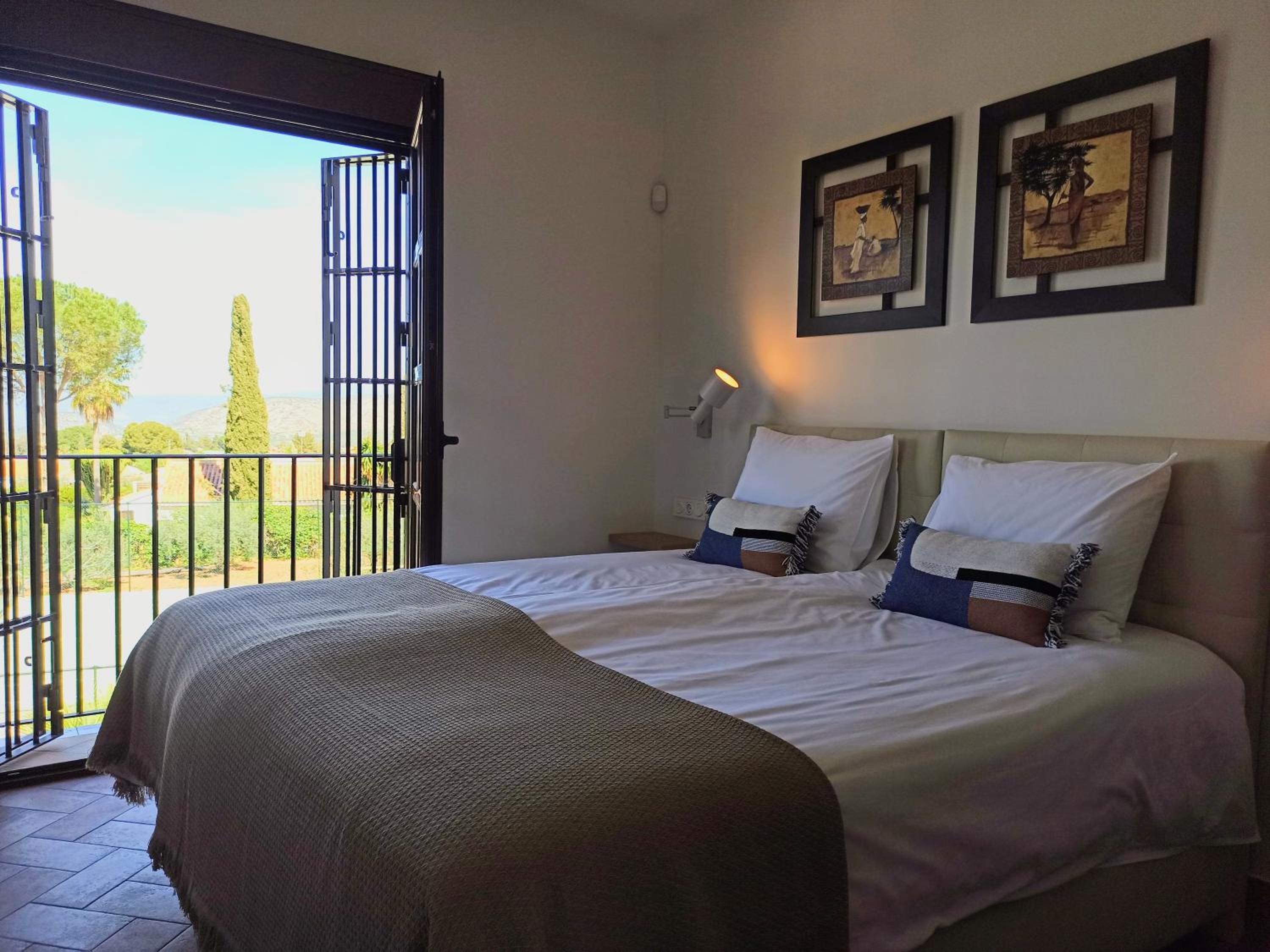Loma Serena Luxury Villa met verwarmd zwembad en tennisbaan