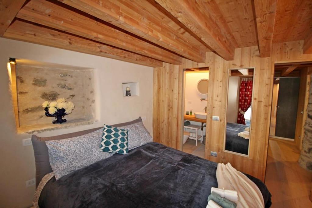 LA CORTE ANTEY - Pilier view 2