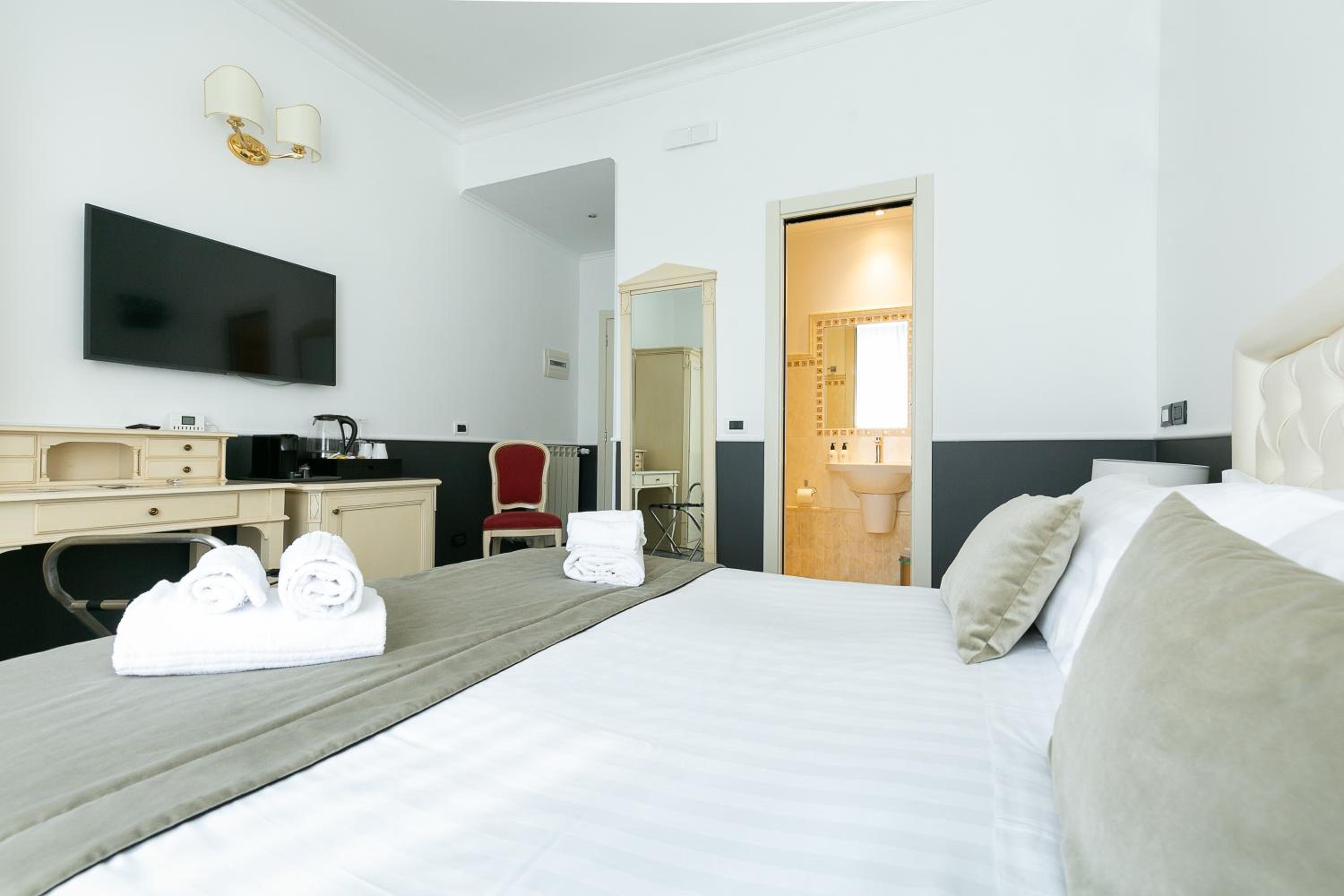 Capitolium Rooms
