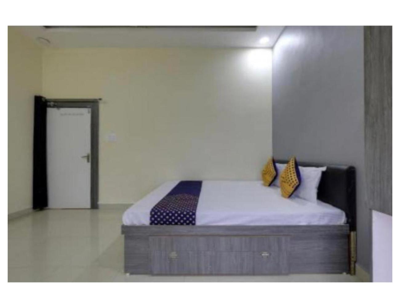 Siddhi Vinayak Hotel & Marriage Garden, Chandukhedi
