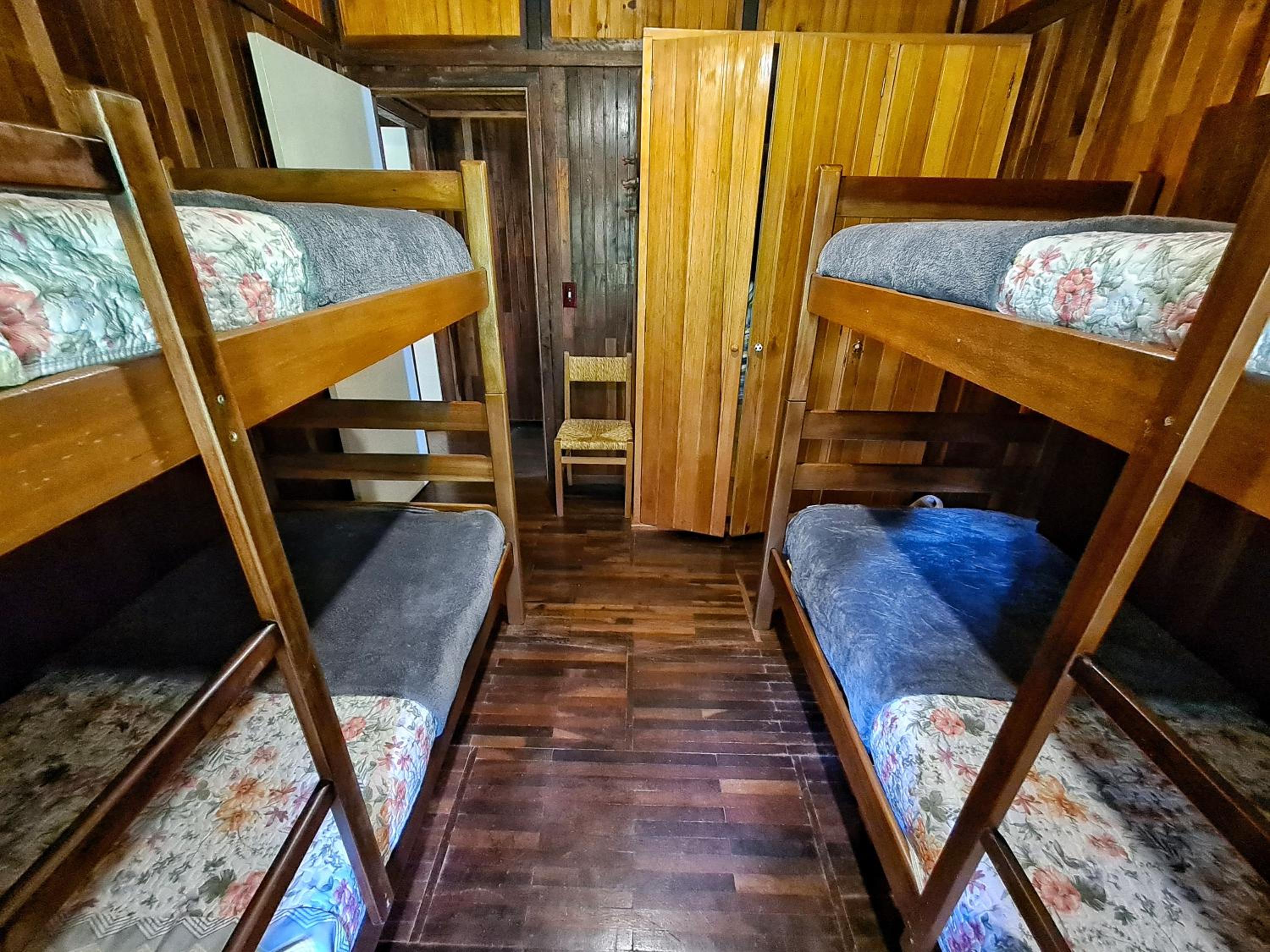 CASA EM CONDOMÍNIO