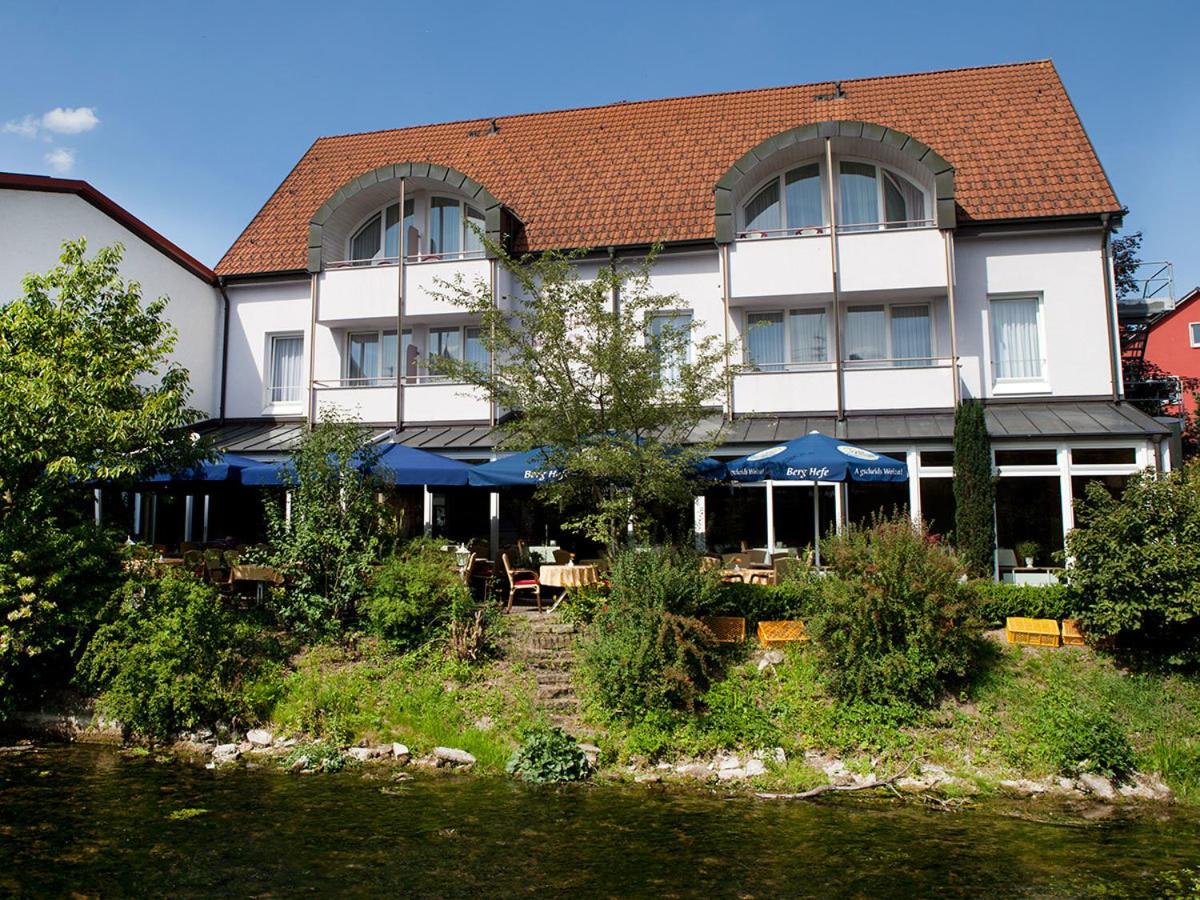 Hotel Kreuz Gästehaus und Lauchertbar mit Terrasse