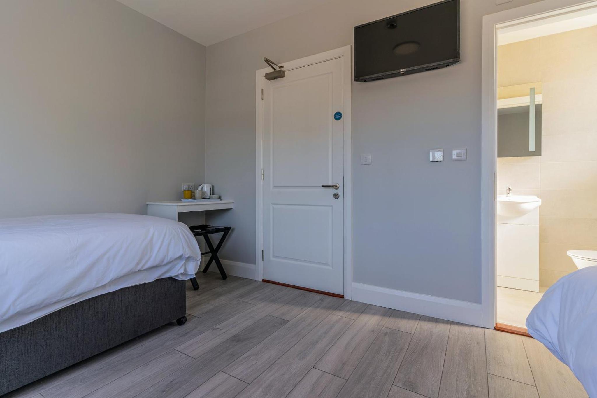 Burrows Lodge, The Sand Dunes Room 3 view 4