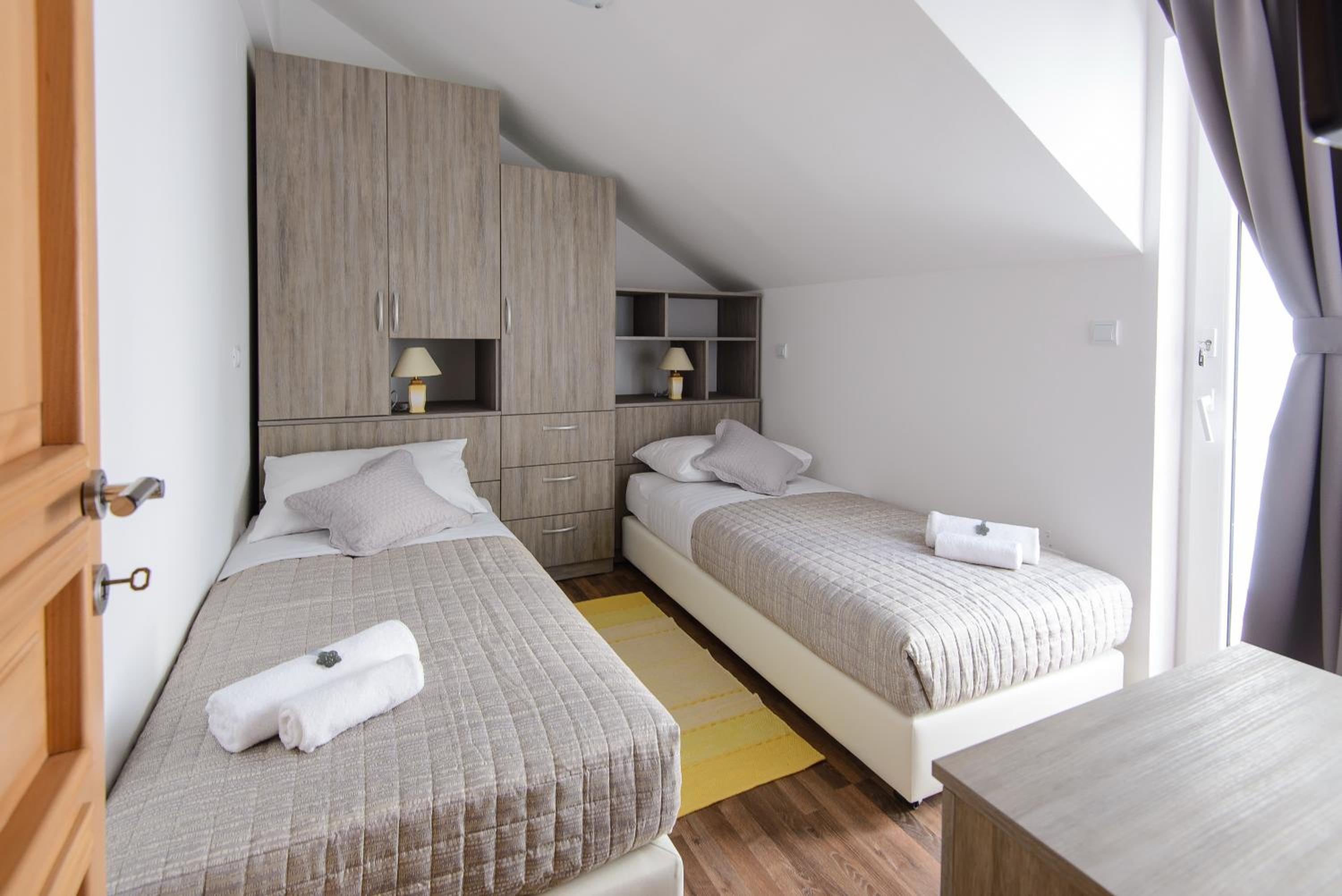 Apartment Violeta 2 with parking