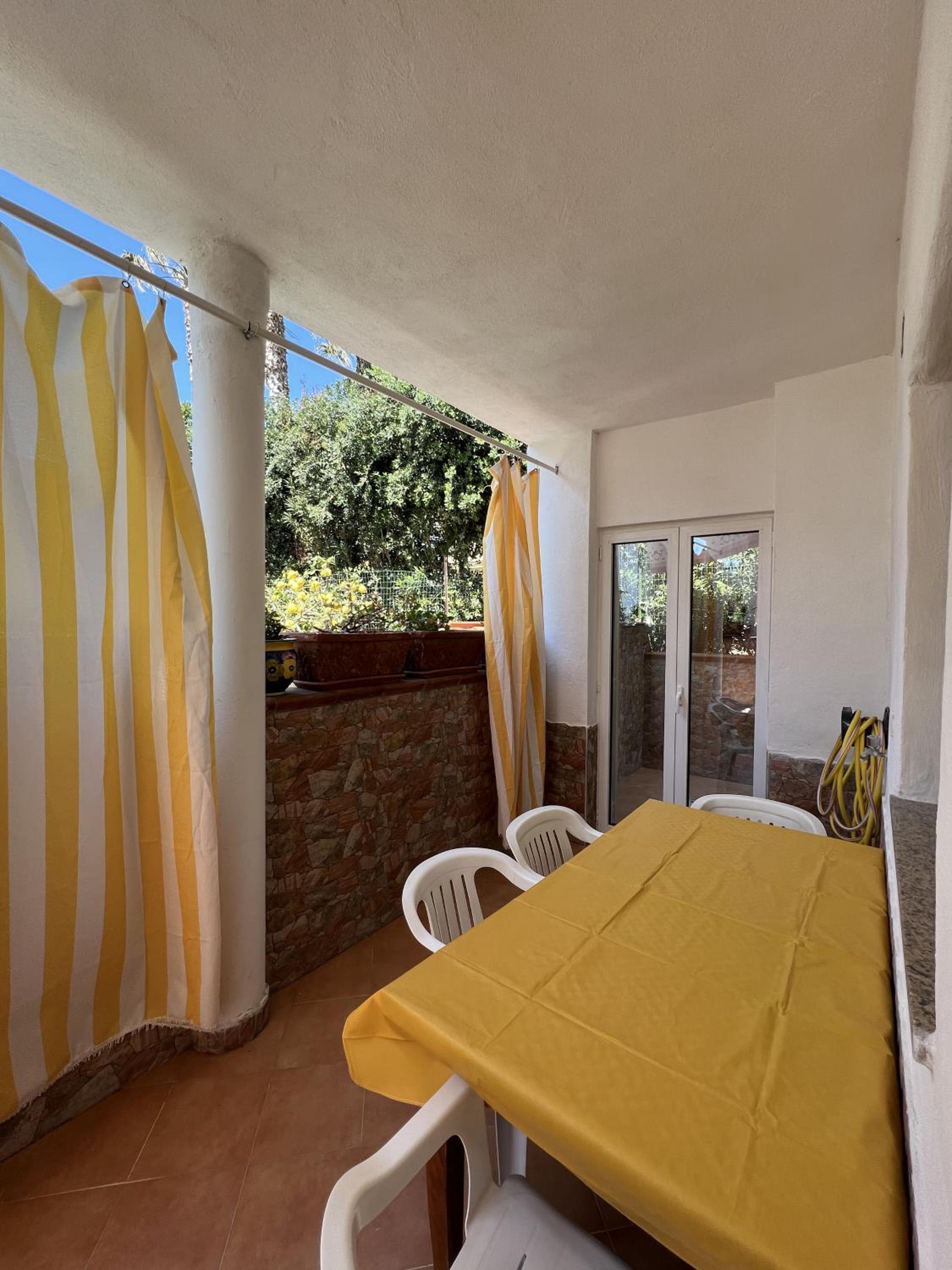 Casa D'Ambra view 3