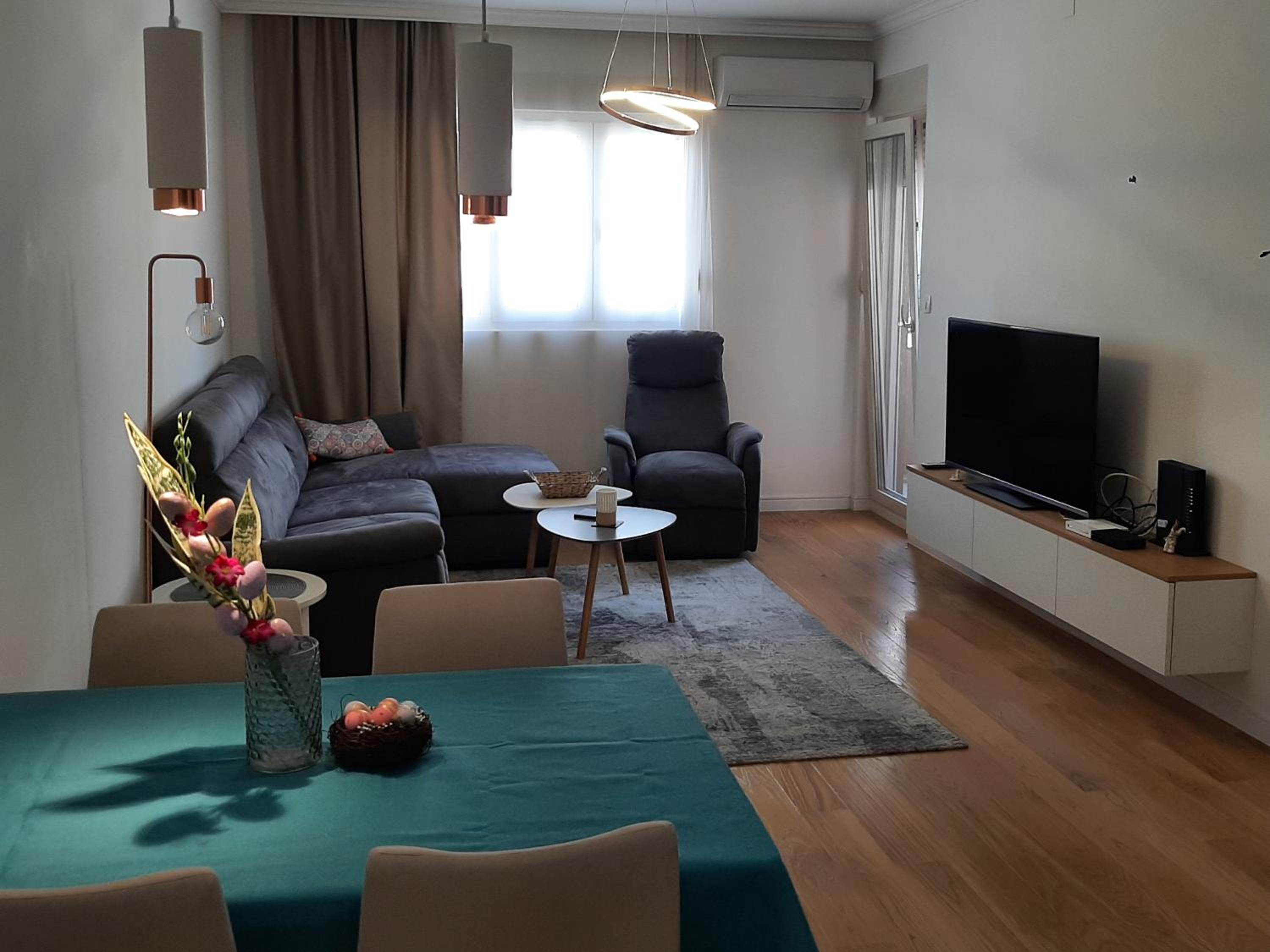 Apartment in Central Point view 4